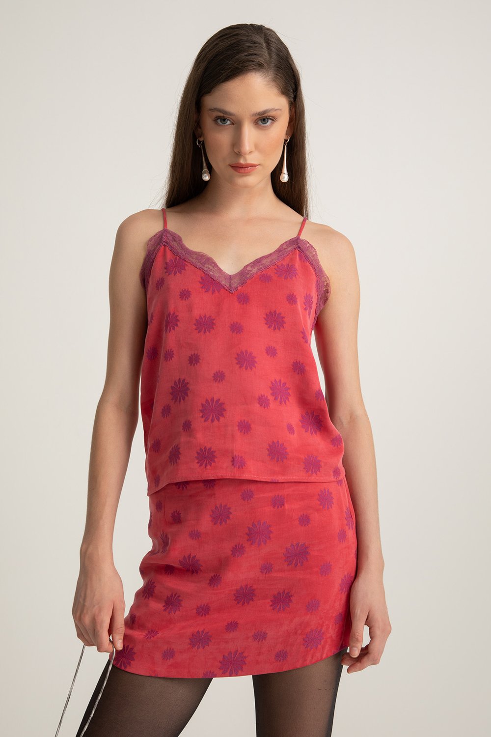 Boneqa Barcelona-V Yaka Askılı Bluz-Bluz-1-Milagron.com