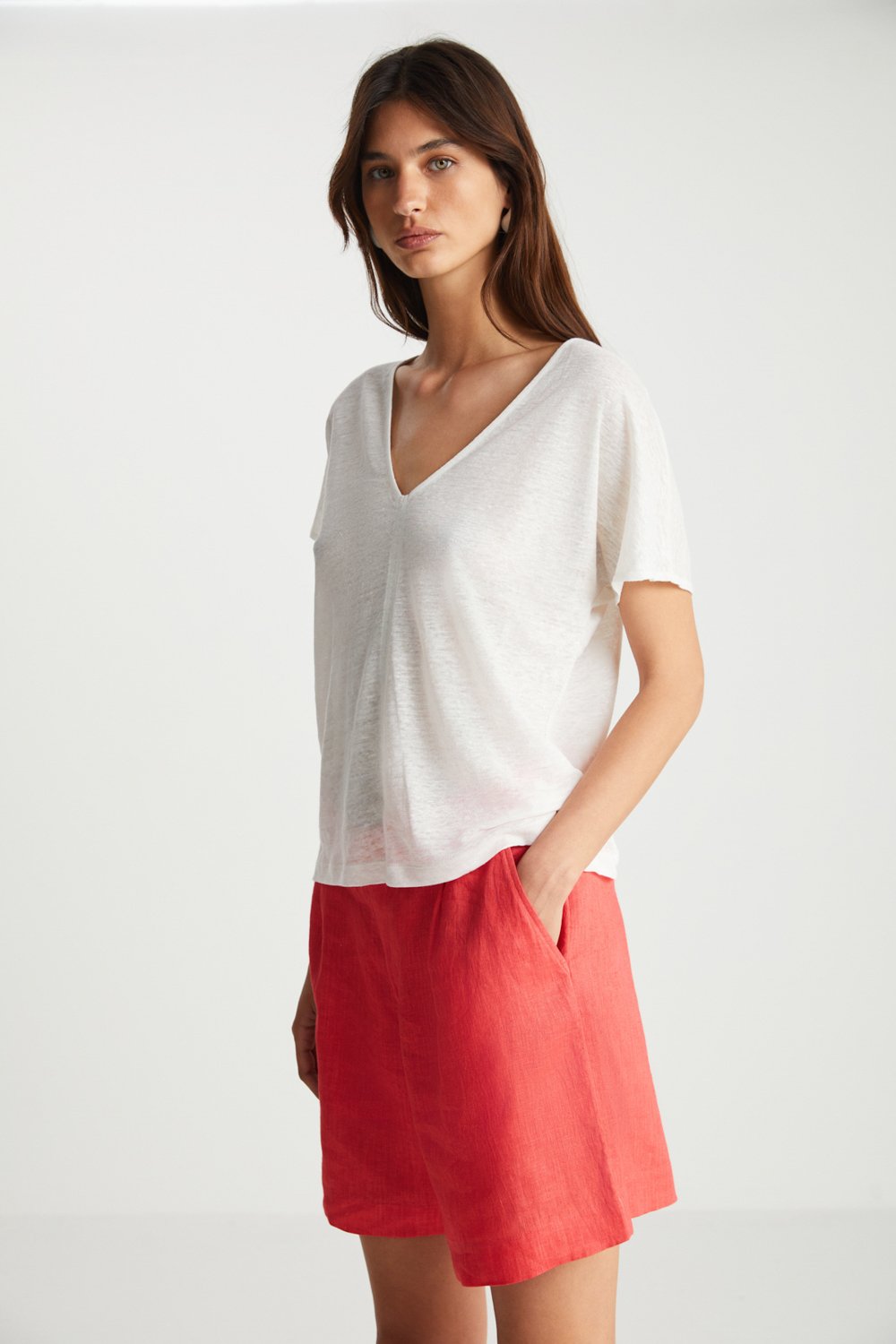 Boneqa Barcelona-V Yaka Ekru Tişört-T-Shirts-4-Milagron.com