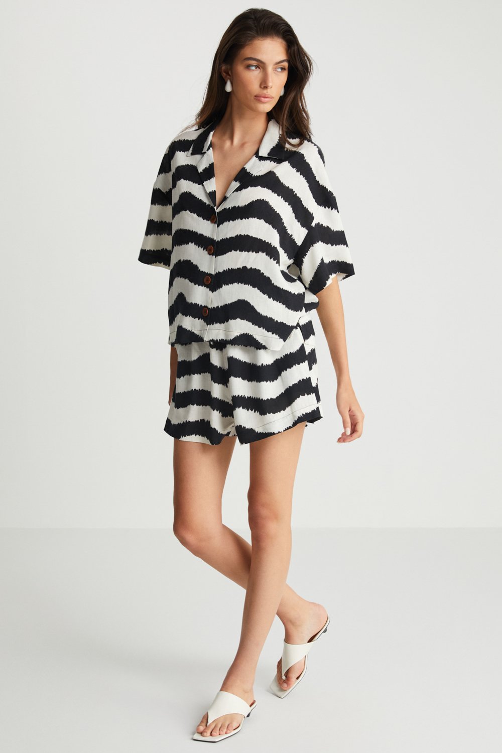 Boneqa Barcelona-Zebra Desenli Şort-Şort-1-Milagron.com