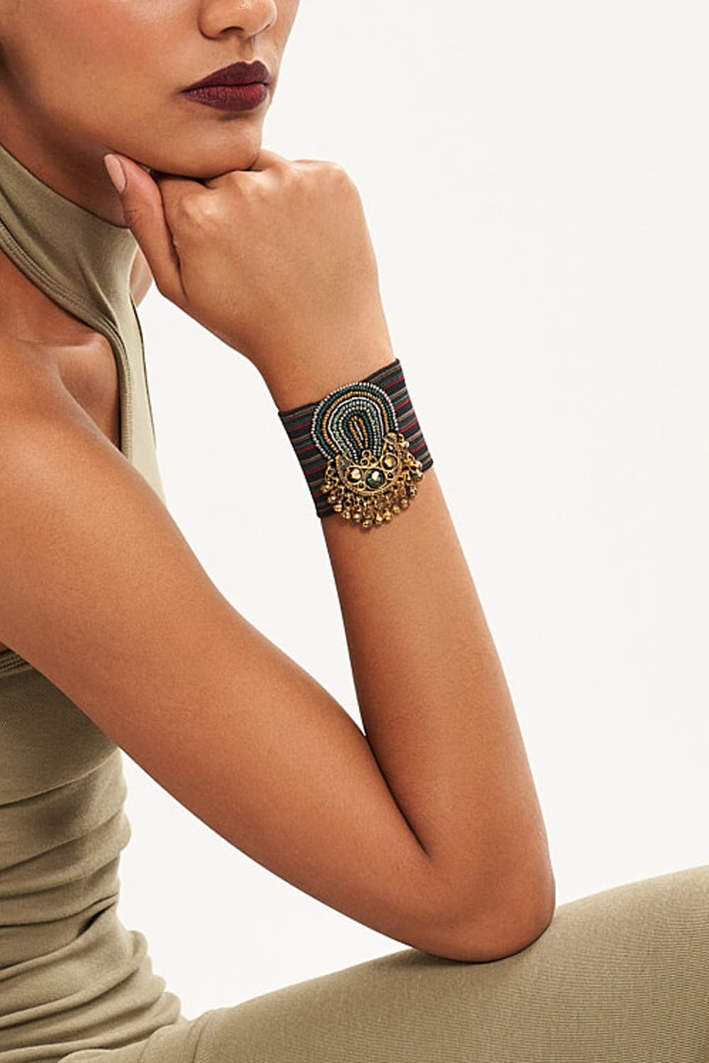 Brambuta-Çizgili Etnik Bileklik-Bileklik-1-Milagron.com