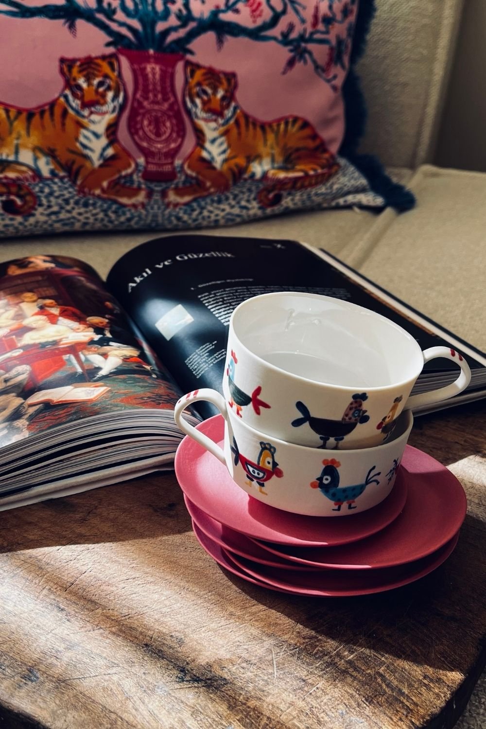 Büşra Mert Artworks-Free Range Fincan-Bardak-1-Milagron.com