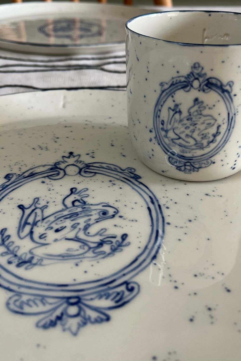 Büşra Mert Artworks-Royal Family/ Kurbağa Kupa-Bardak-1-Milagron.com