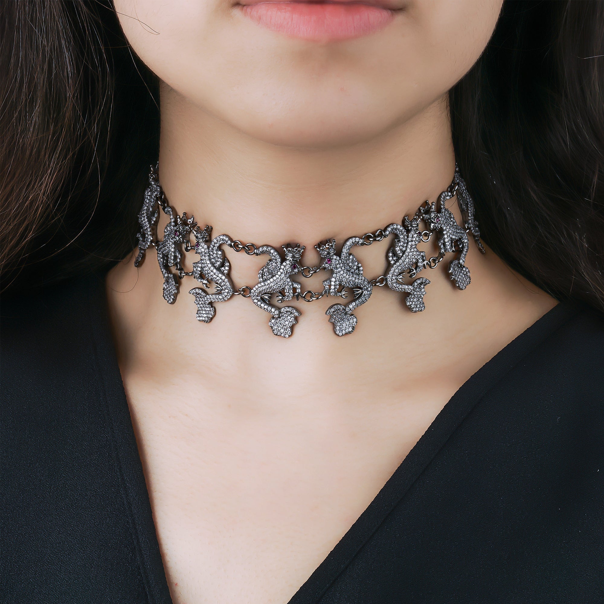 Jr. Secret Of The Universe Beyaz Kristal İKonik Dragon Choker/Kolye