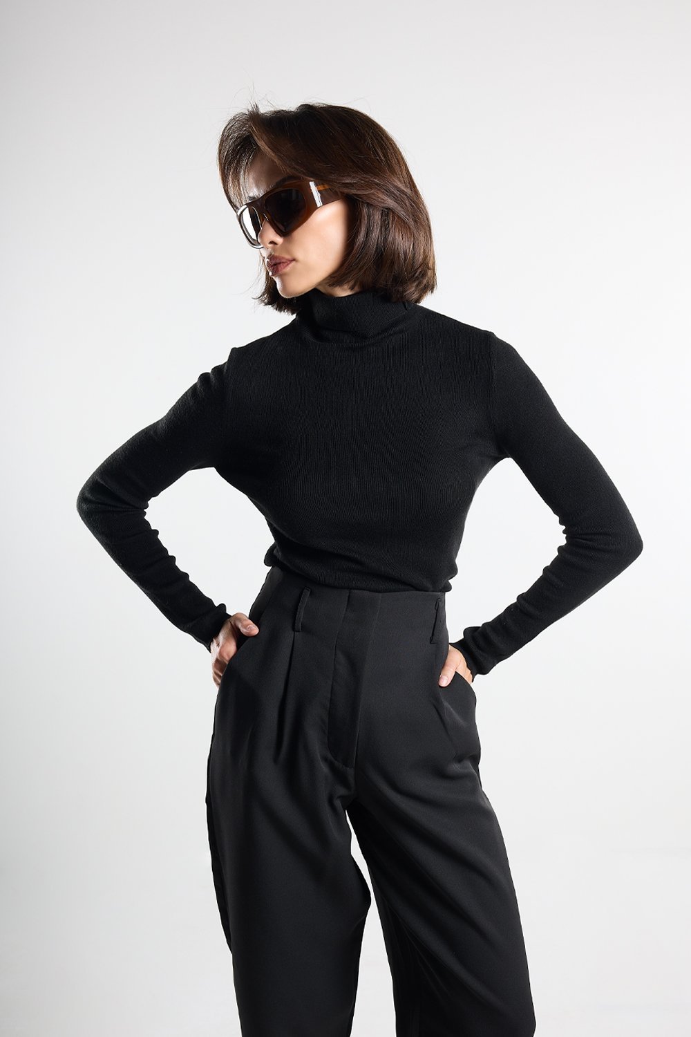 Christina's Storm-Black Carrot Fit Pants-Pantolon-3-Milagron.com