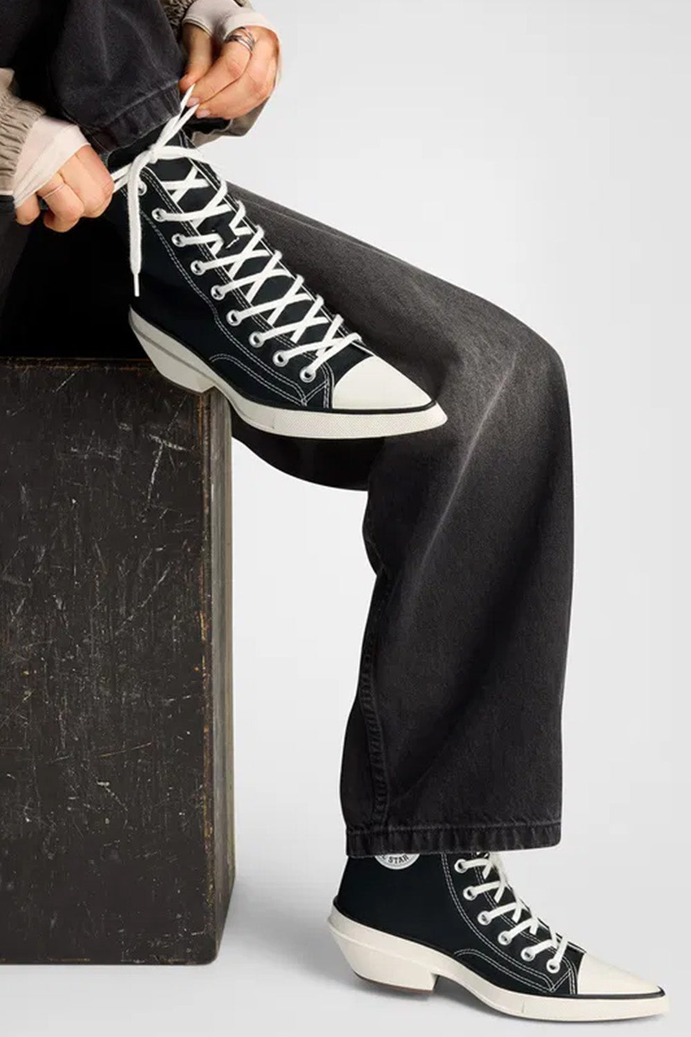 Converse-Chuck 70 Deluxe Pointed Topuklu Kanvas Siyah Kadın Topuklu Ayakkabı-Topuklu Ayakkabı-9-Milagron.com