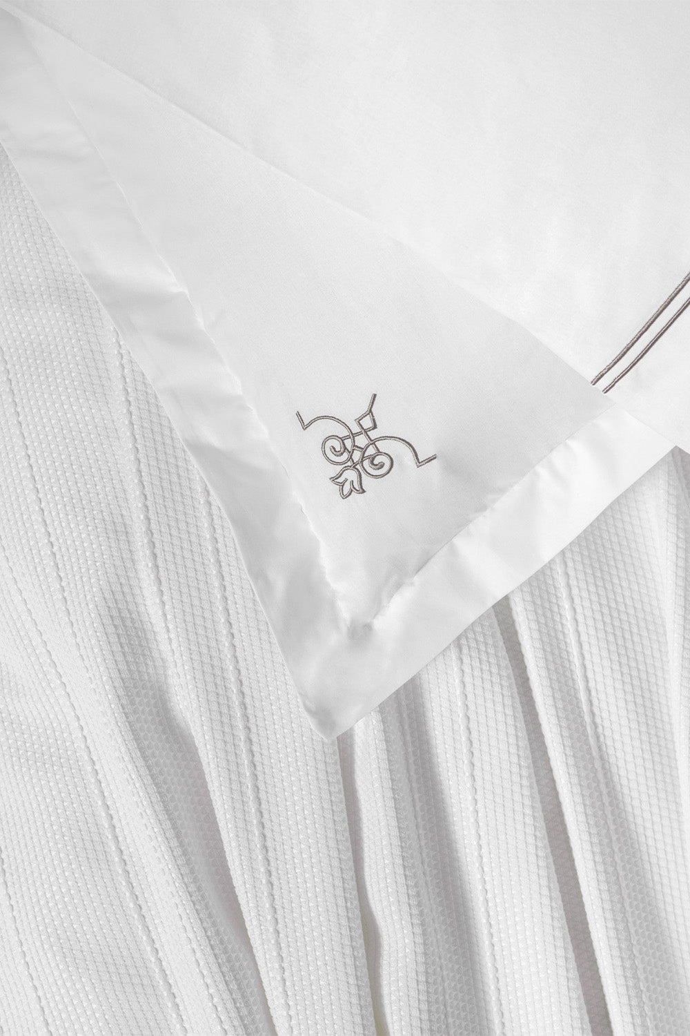Cotton Box-Classic Çeyizlik Çift Kişilik Pikeli Nevresim Takımı Güher Beyaz-Pike Takımı-3-Milagron.com