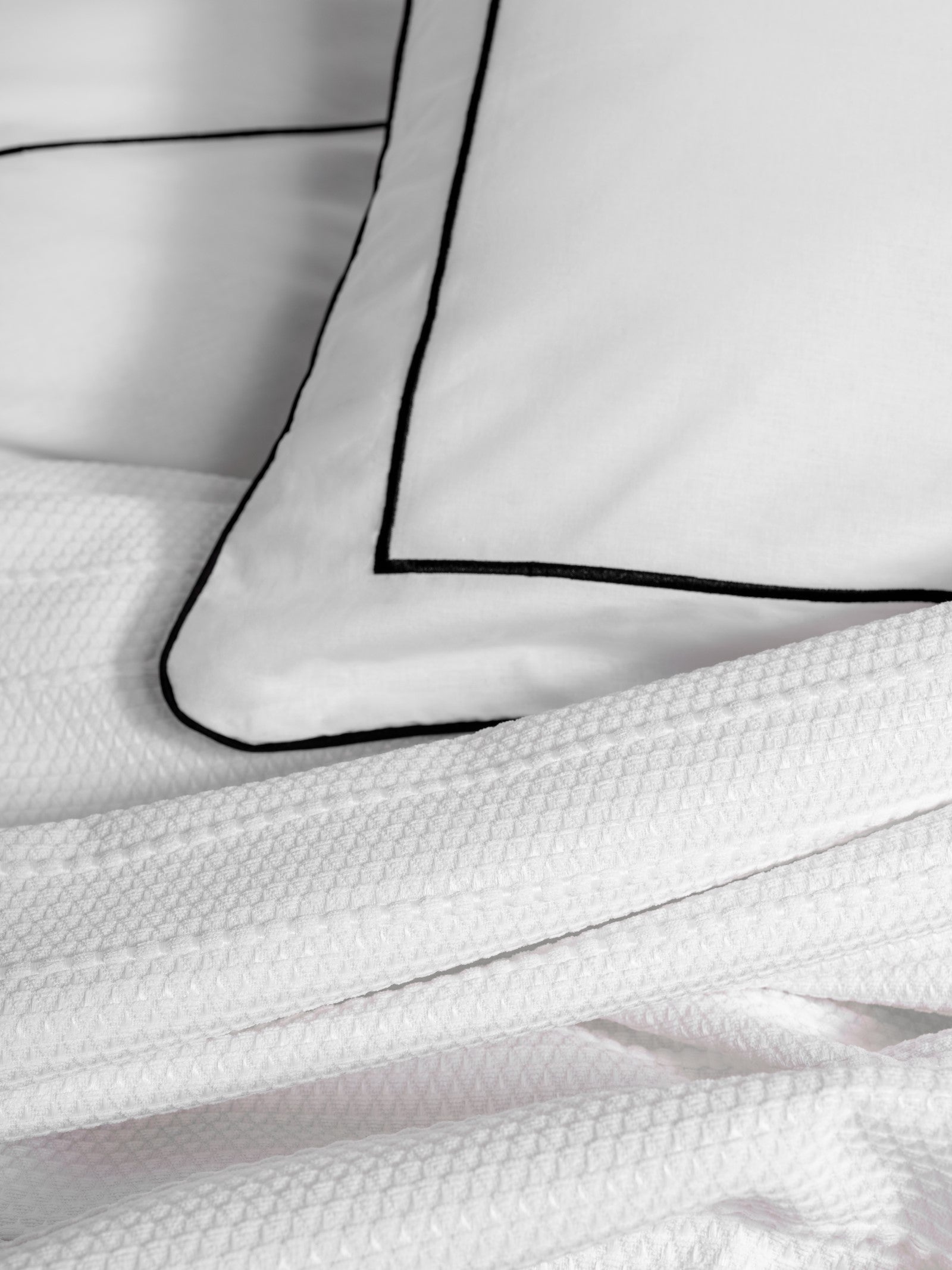 Cotton Box-Classic Çeyizlik Çift Kişilik Pikeli Nevresim Takımı Mahur Beyaz-Pike Takımı-3-Milagron.com