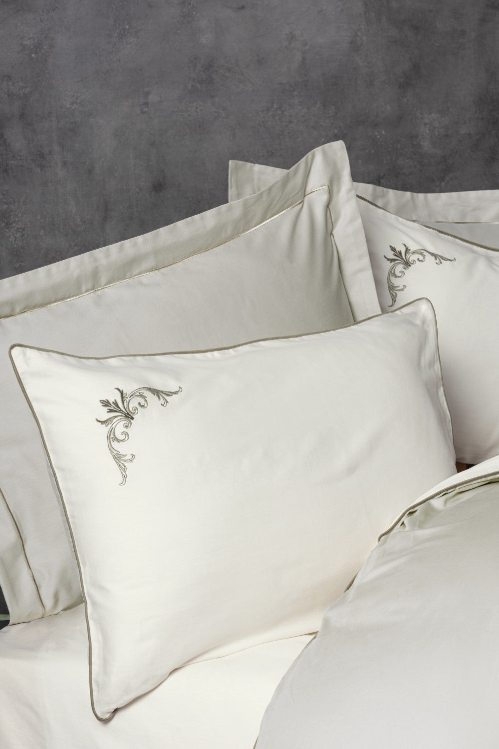 Cotton Box-Elite Saten Çift Kişilik Nevresim Takımı Teresa Bej-Nevresim Takımı-2-Milagron.com