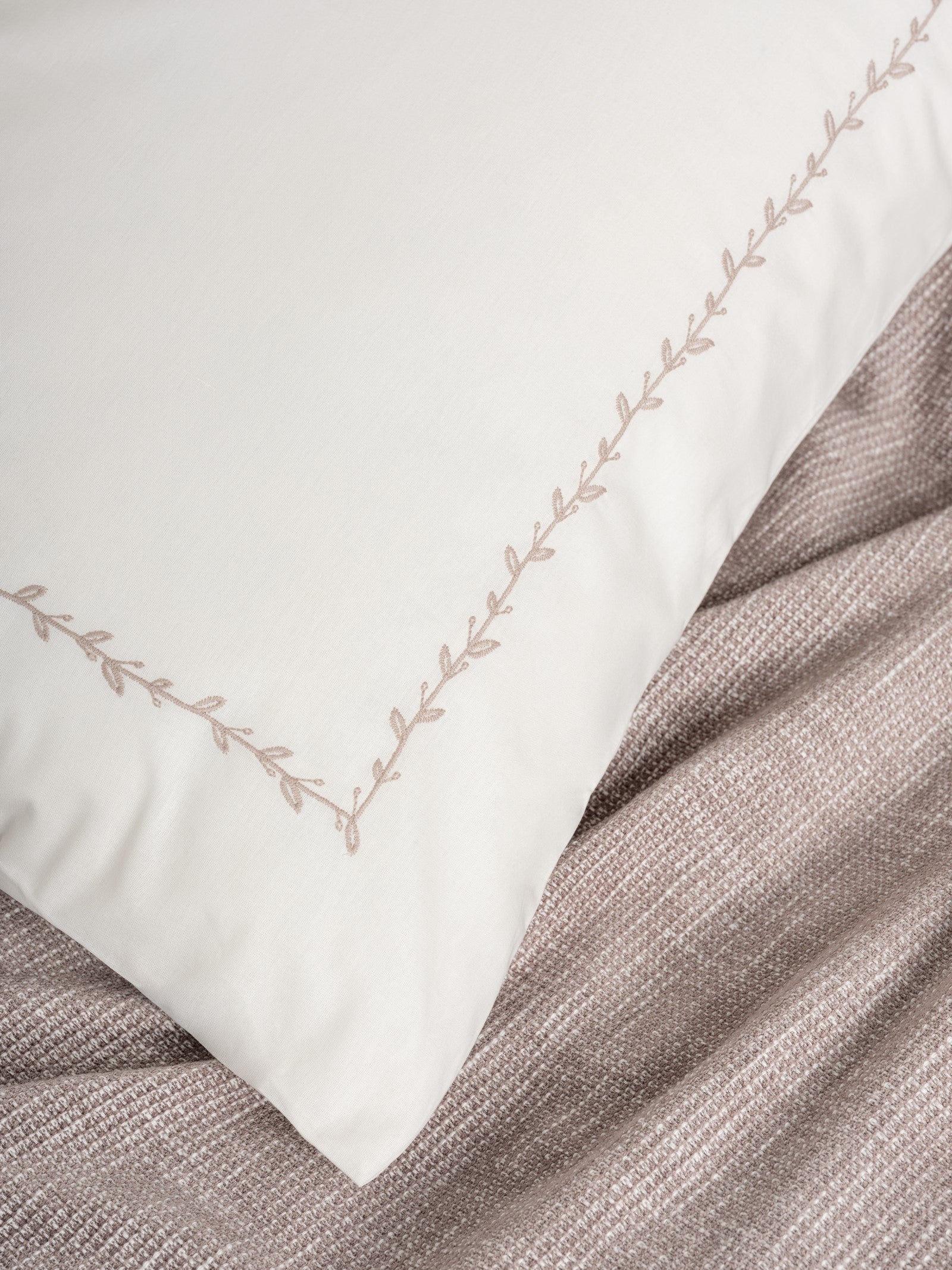 Cotton Box-Embrova Şönil Çift Kişilik Yatak Örtüsü/Pike Takımı Loom Bej-Nevresim Takımı-3-Milagron.com