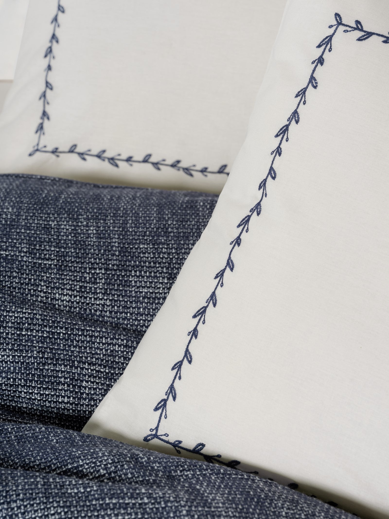 Cotton Box-Embrova Şönil Çift Kişilik Yatak Örtüsü/Pike Takımı Loom Lacivert-Nevresim Takımı-3-Milagron.com