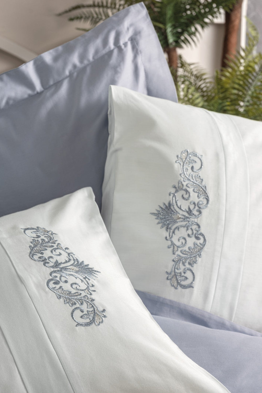 Cotton Box-Cotton Box Nakışlı Saten çift Kişilik Nevresim Takımı Biana Gri-Çift Kişilik Nevresim Takımı-2-Milagron.com