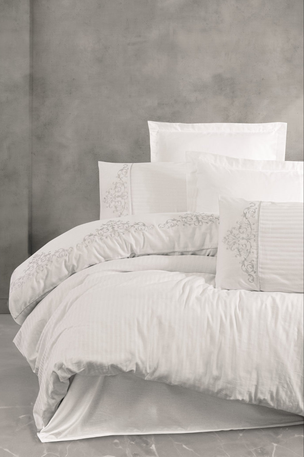 Cotton Box-Cotton Box Nakışlı Saten çift Kişilik Nevresim Takımı Genny Beyaz-Çift Kişilik Nevresim Takımı-1-Milagron.com