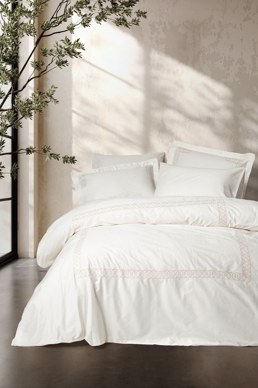 Cotton Box-Nakışlı Saten Çift Kişilik Nevresim Takımı Riley Ekru-Nevresim Takımı-1-Milagron.com