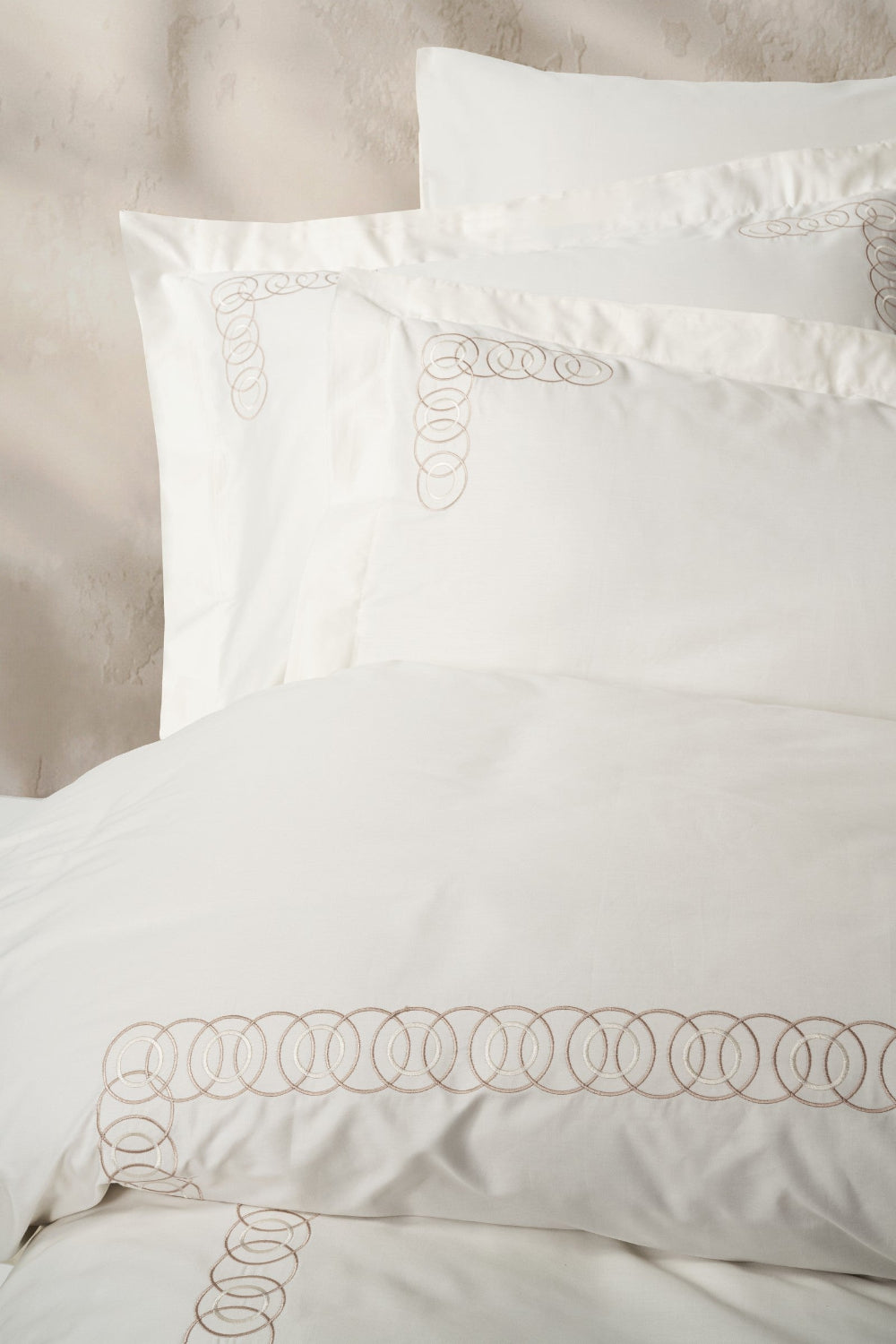 Cotton Box-Nakışlı Saten Çift Kişilik Nevresim Takımı Riley Ekru-Nevresim Takımı-2-Milagron.com