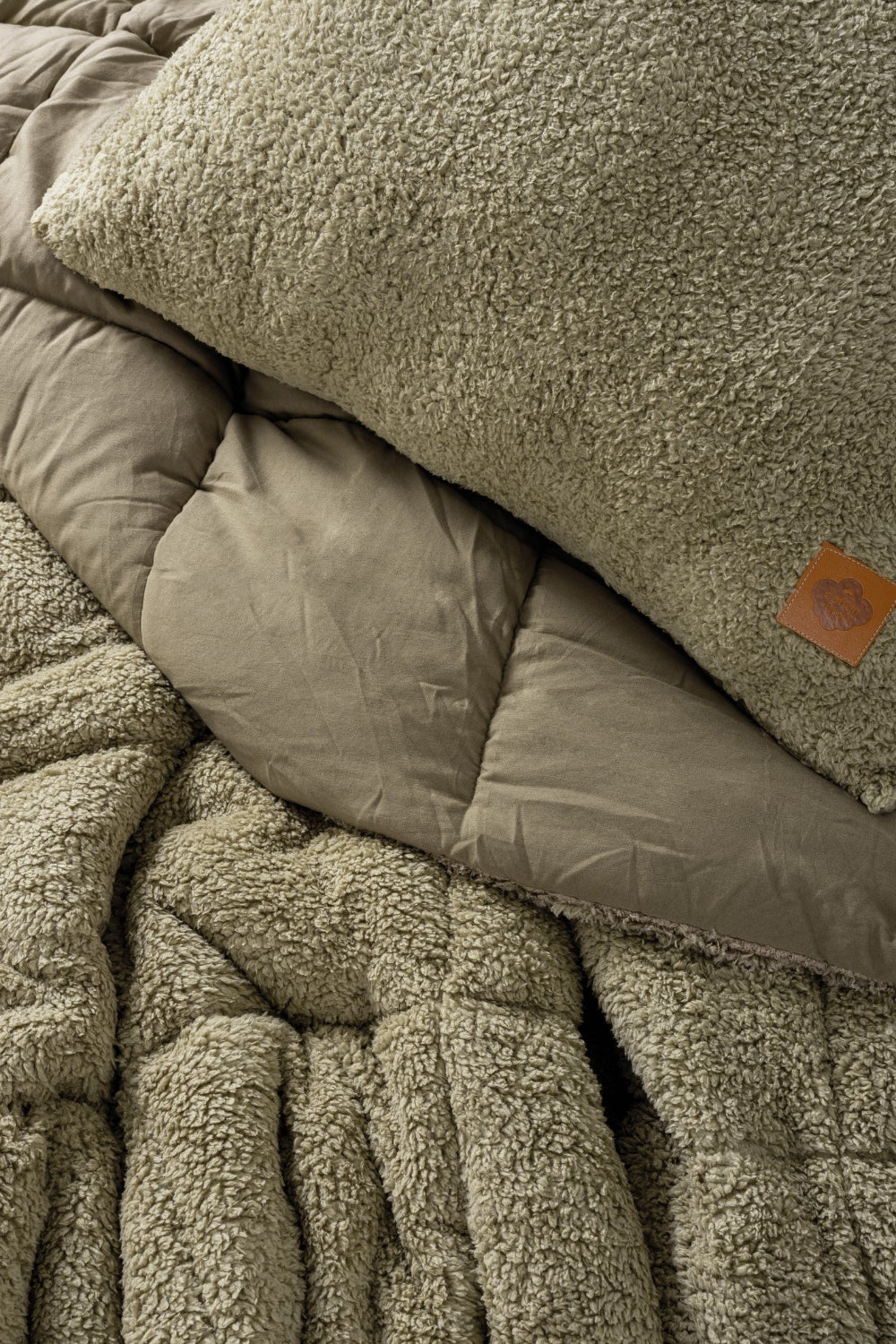 Cotton Box-Tek Kişilik Peluş Yorgan Seti Taş 155x215 Cm-Yorgan-2-Milagron.com