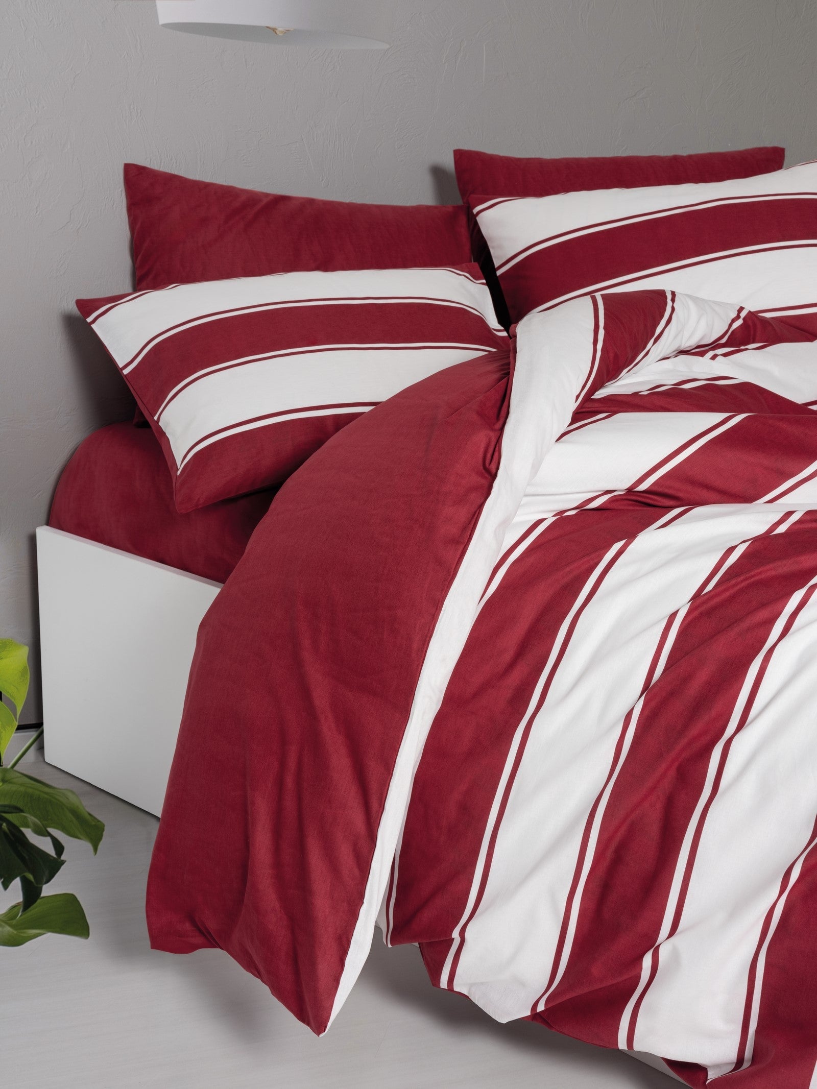 Cozy Home-Cozy Home Festive çift Kişilik Lastikli çarşaflı Nevresim Takımı Jolly Kırmızı-Nevresim Takımı-3-Milagron.com