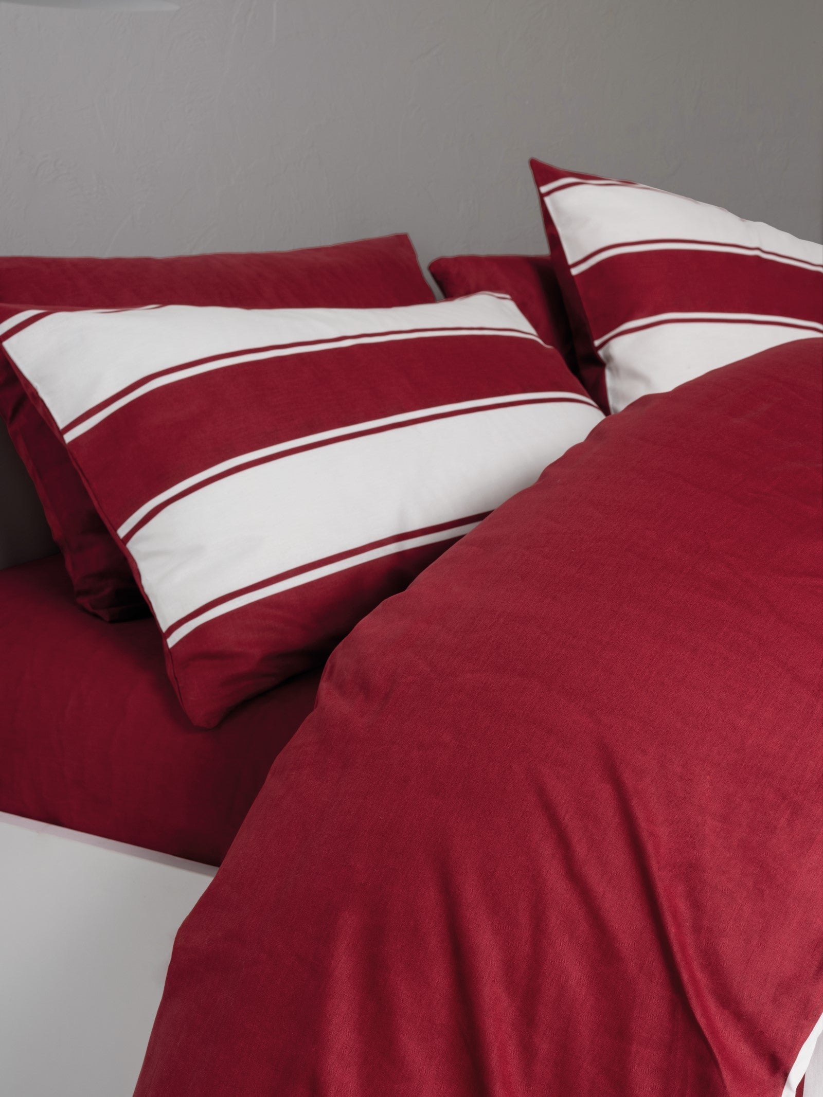 Cozy Home-Cozy Home Festive çift Kişilik Lastikli çarşaflı Nevresim Takımı Jolly Kırmızı-Nevresim Takımı-7-Milagron.com