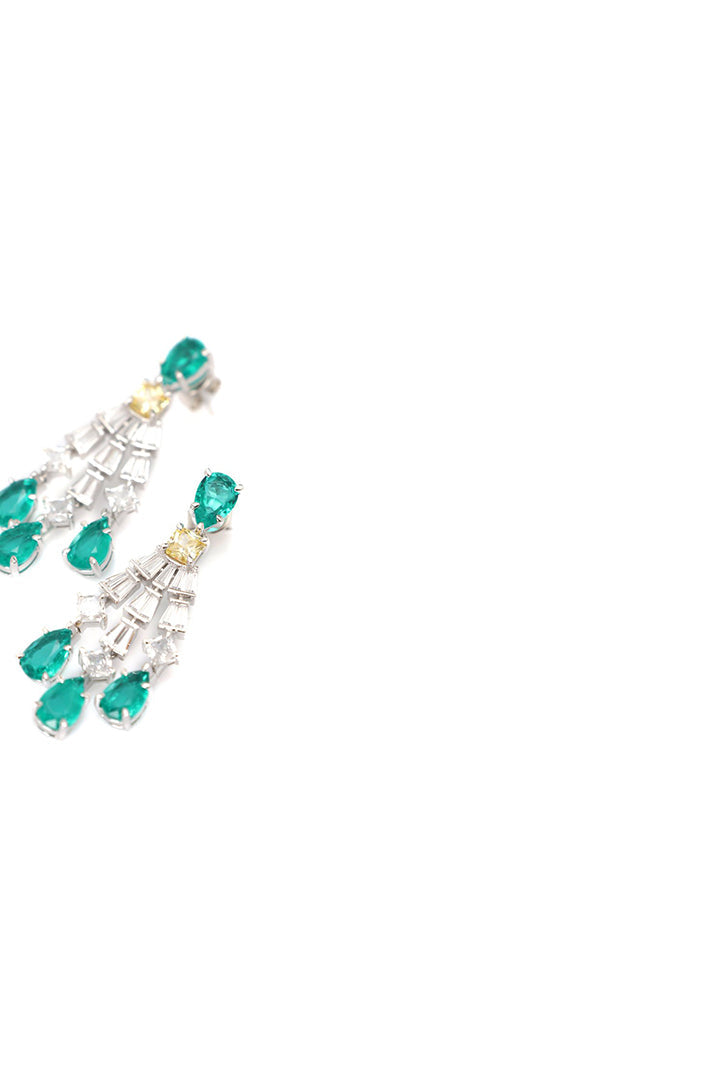 Damla Kalender-Beautiful Pyramid Earrings-Küpe-3-Milagron.com