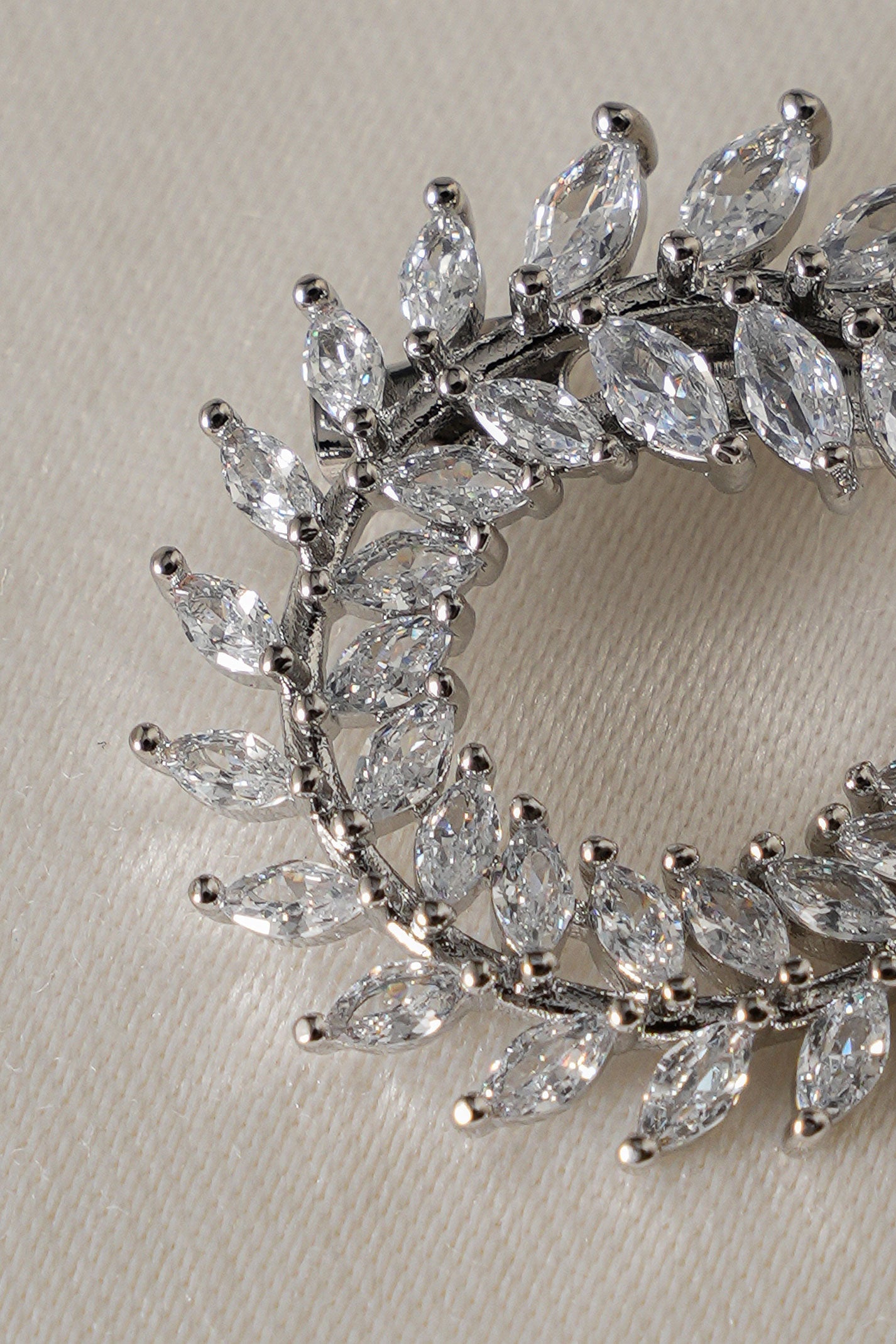 Damla Kalender-Ivy Brooch-Broş-3-Milagron.com