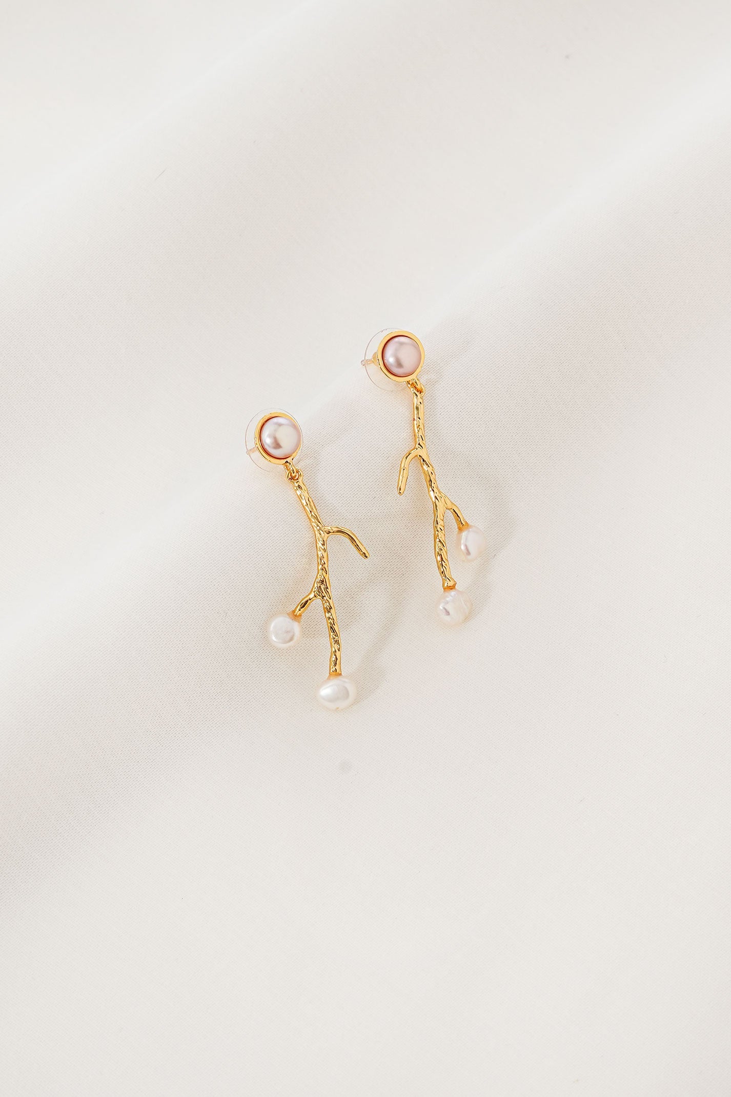 Damla Kalender-Pearl Twig Earrings-Küpe-2-Milagron.com