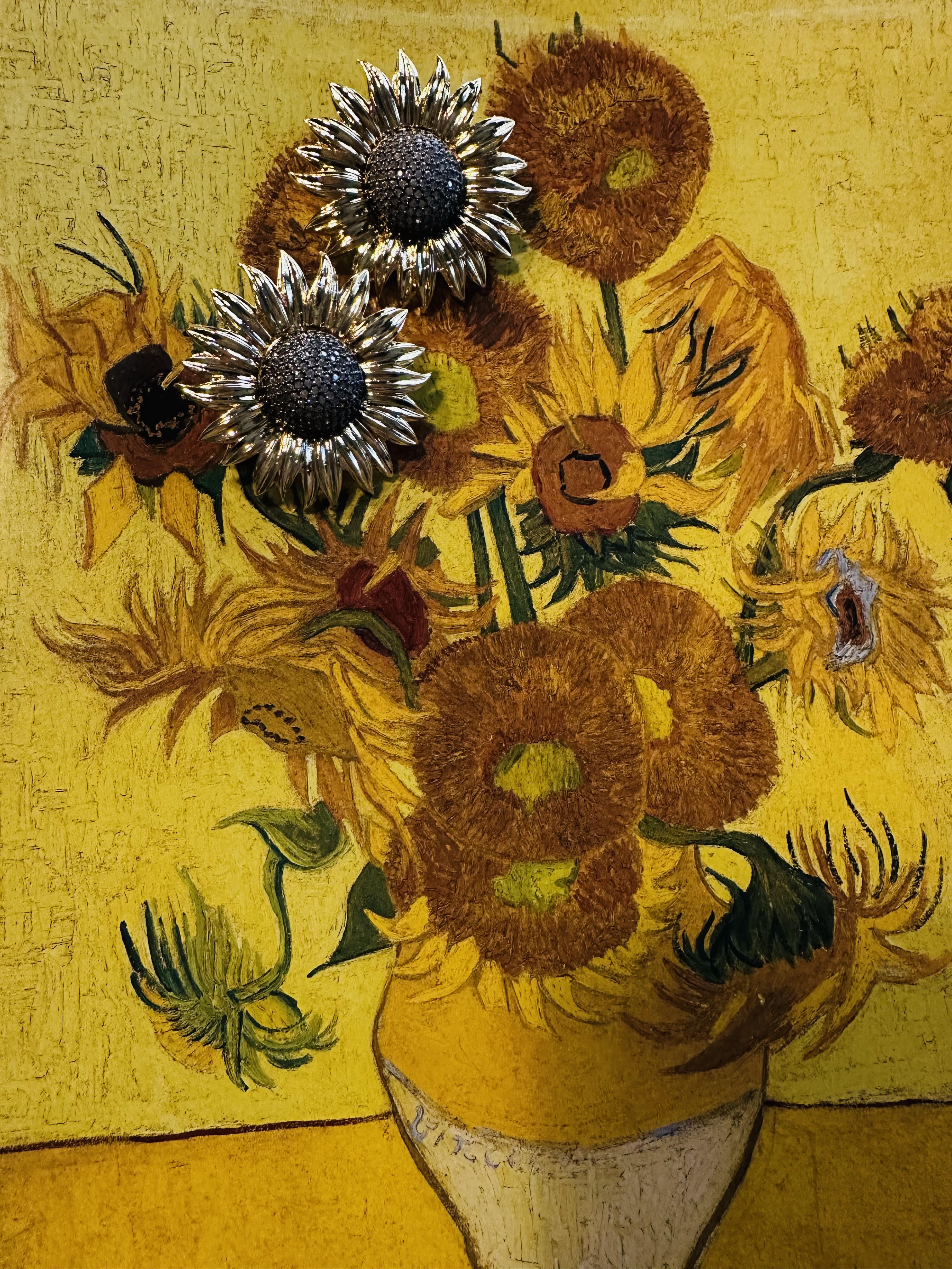 Damla Kalender-Sunflower Blacky Earrings-Küpe-3-Milagron.com