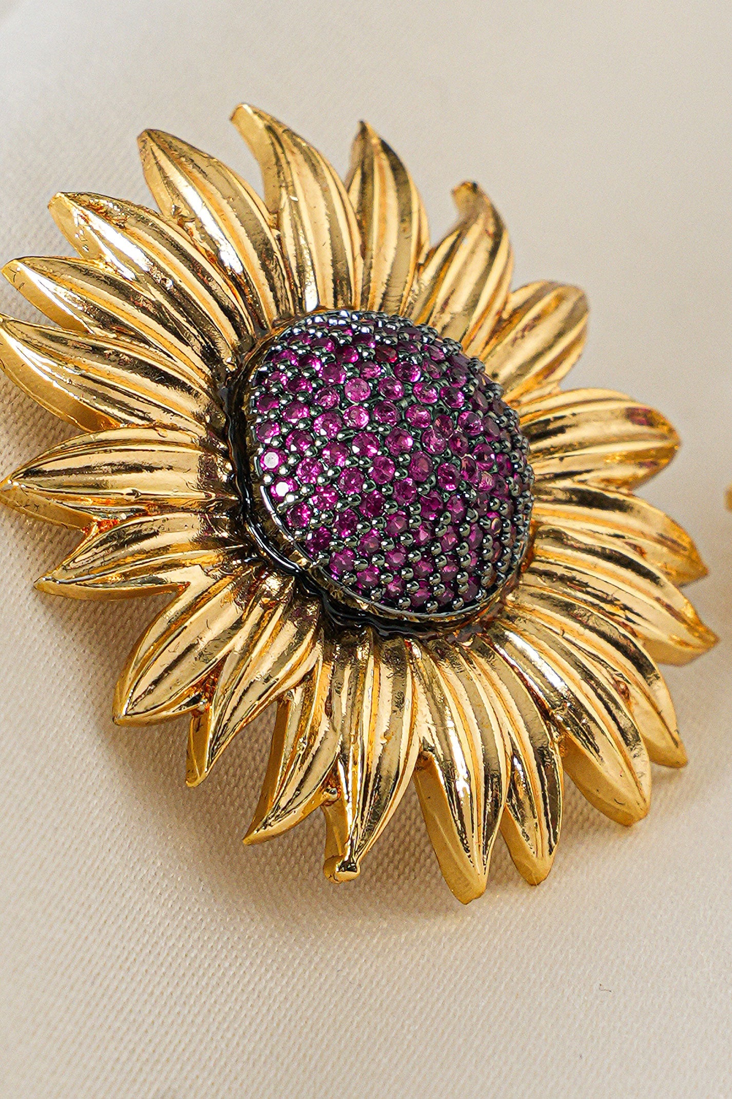 Damla Kalender-Sunflower Red Earrings-Küpe-3-Milagron.com