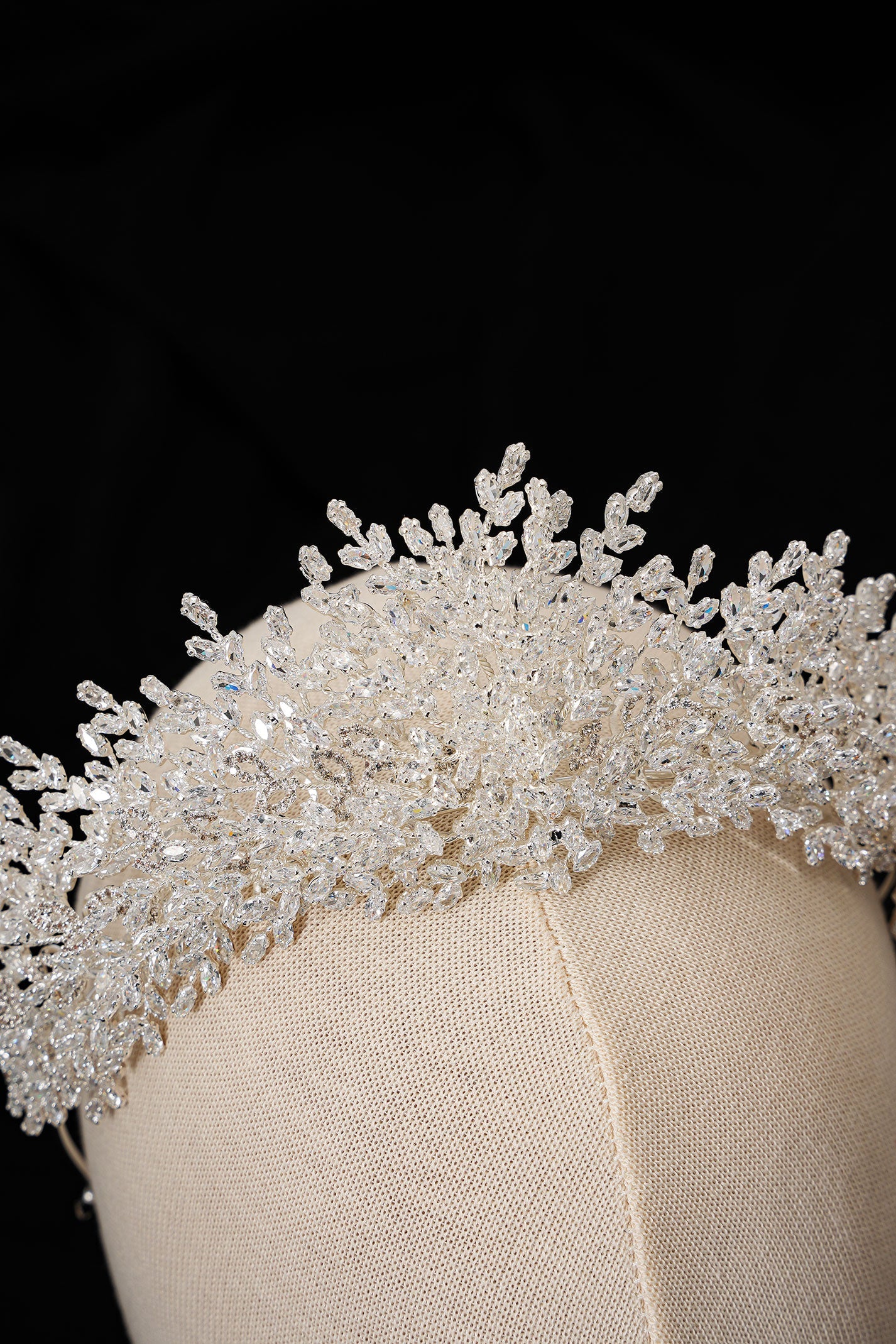 Damla Kalender-Tiara Of Rhea-Saç Aksesuarı-5-Milagron.com