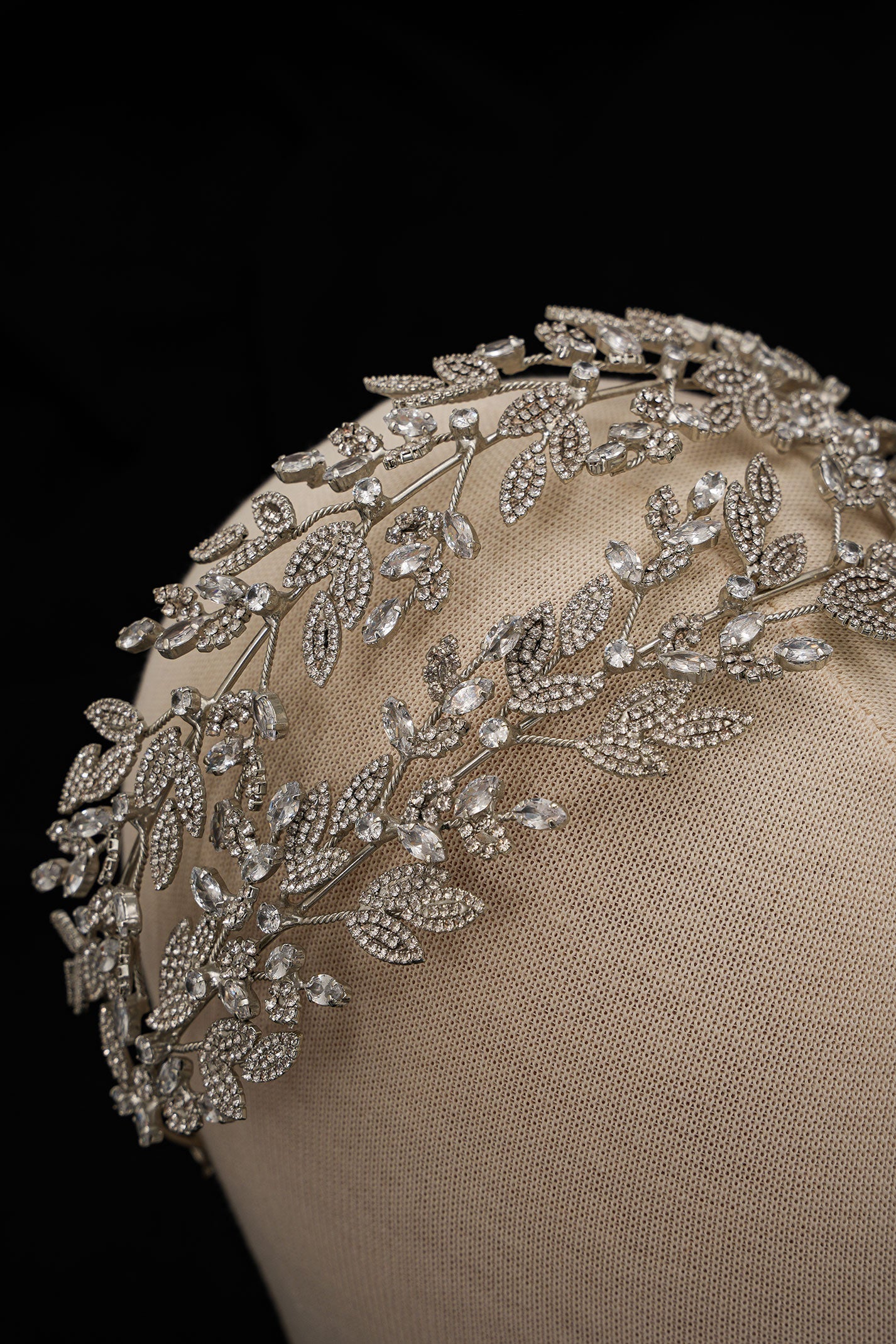 Damla Kalender-Tiara Of Semele-Saç Aksesuarı-5-Milagron.com