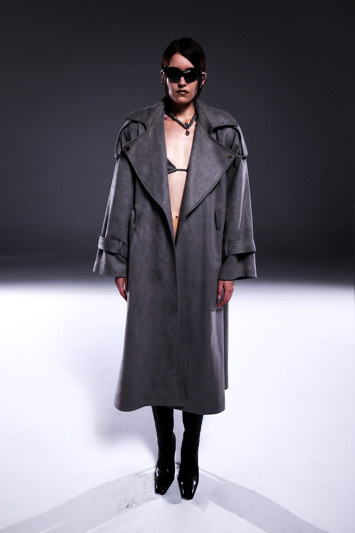 Death Is Easy-Grey Suede Oversize Trenchcoat-Trençkot-1-Milagron.com