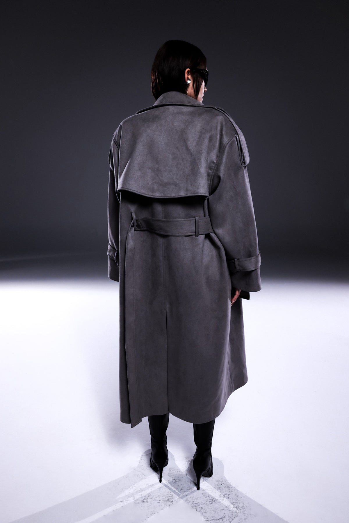 Death Is Easy-Grey Suede Oversize Trenchcoat-Trençkot-2-Milagron.com