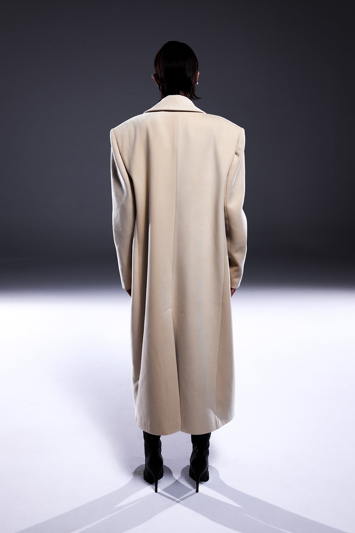 Death Is Easy-Vanilla Oversize Coat With Shoulder Pads-Kaban-2-Milagron.com