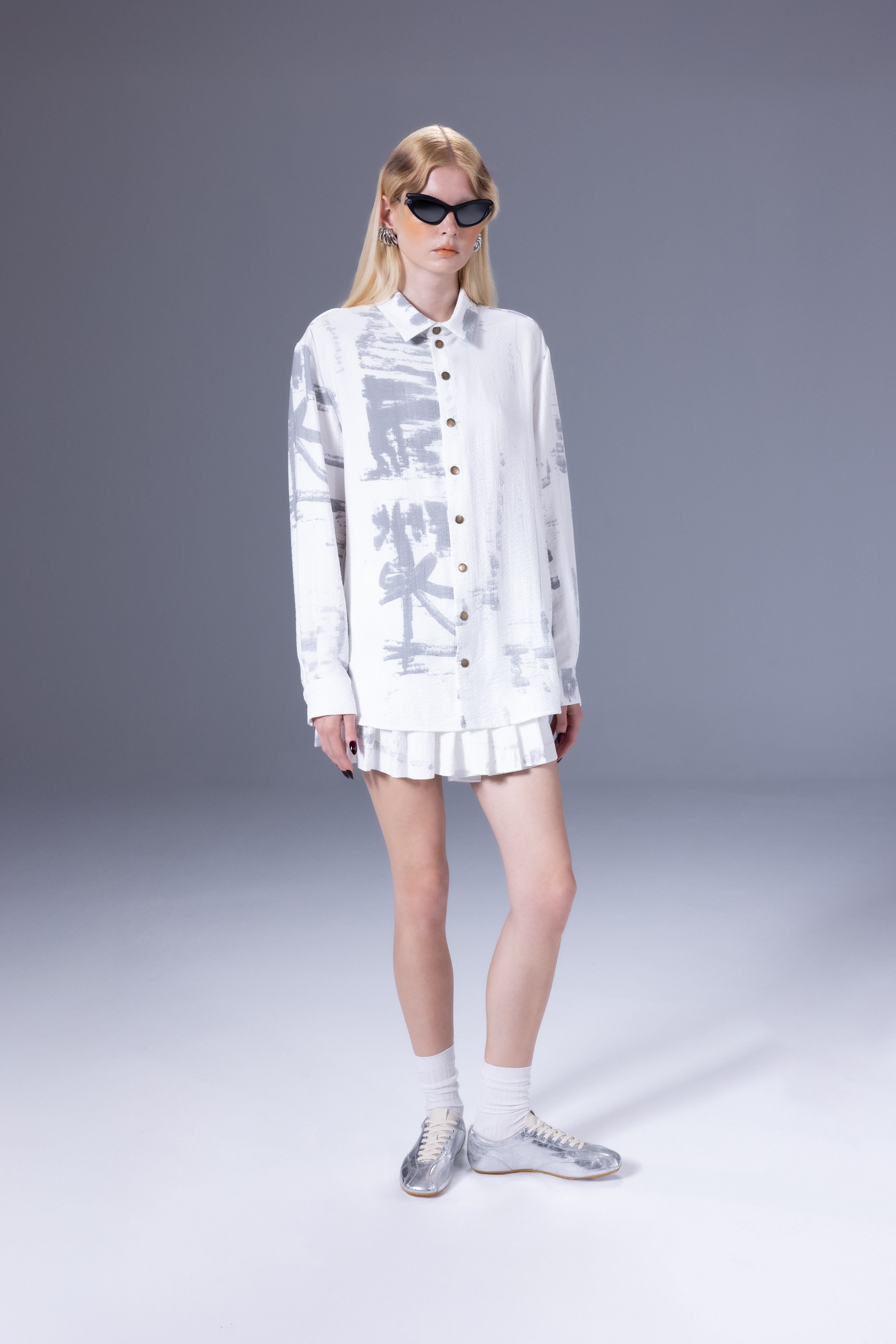 Death Is Easy-White Calligraphy Oversize Shirt-Gömlek-1-Milagron.com