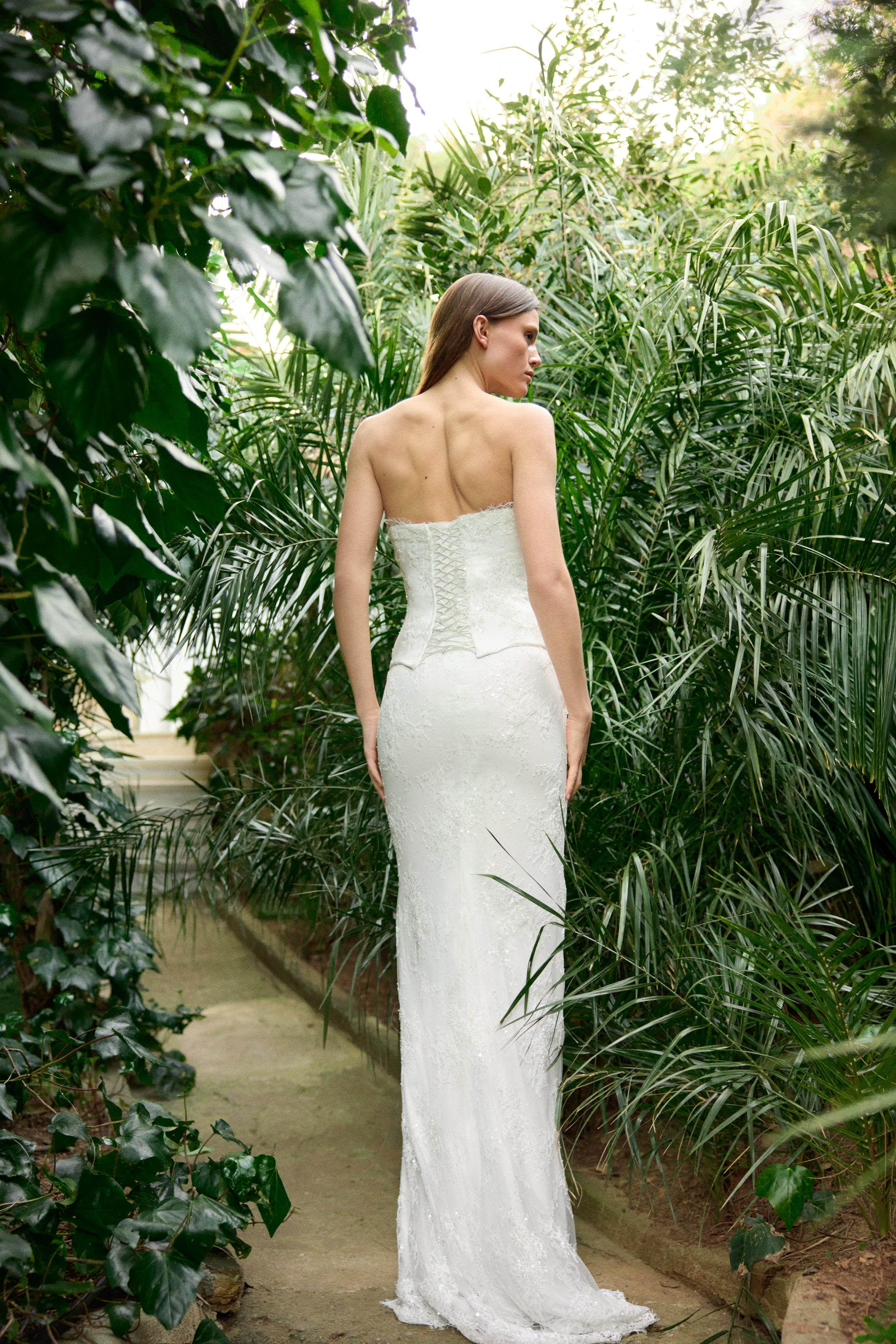 Avior Gown
