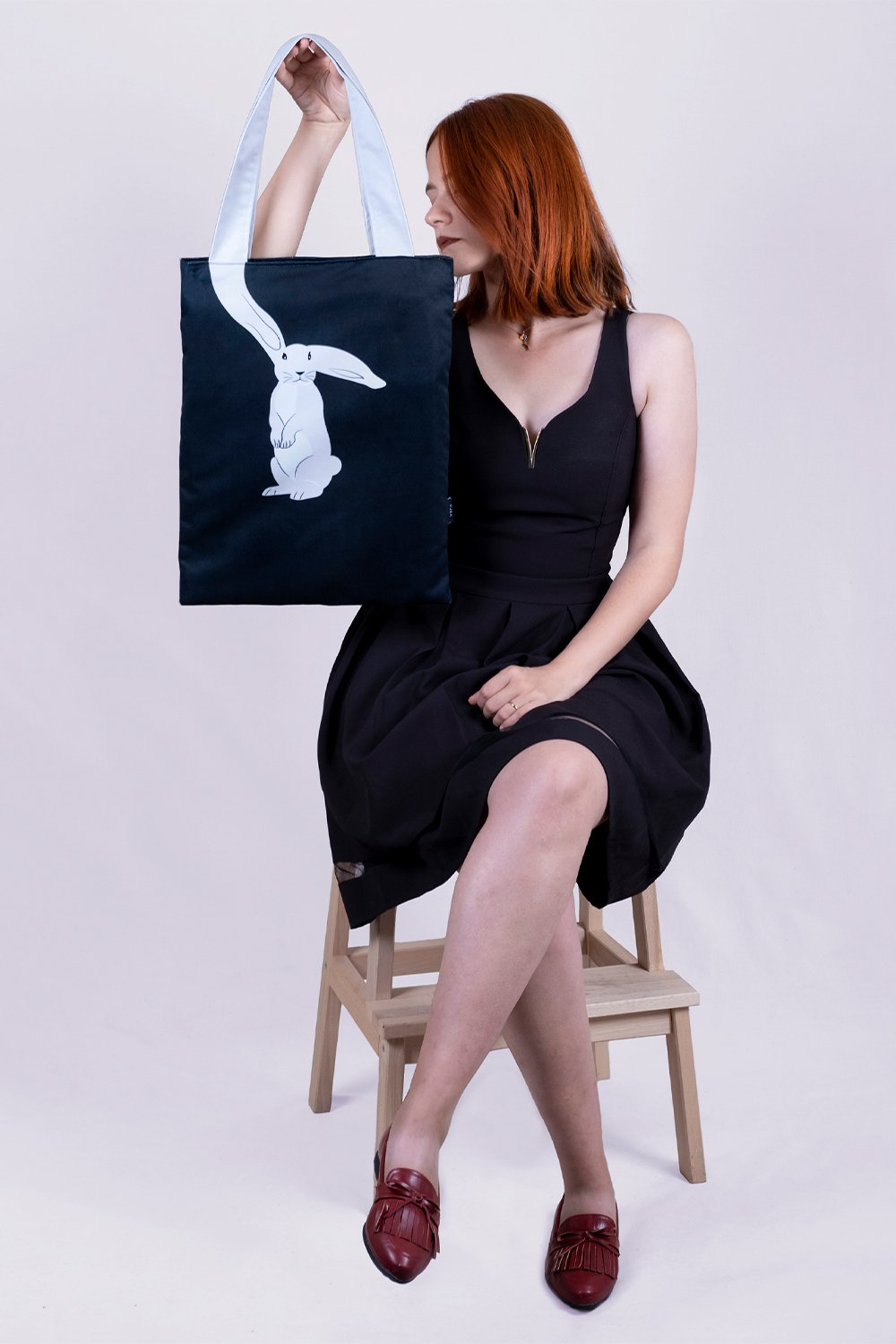 Design Vira-Dark Rabbit Tote Bag-Omuz Çantası-1-Milagron.com