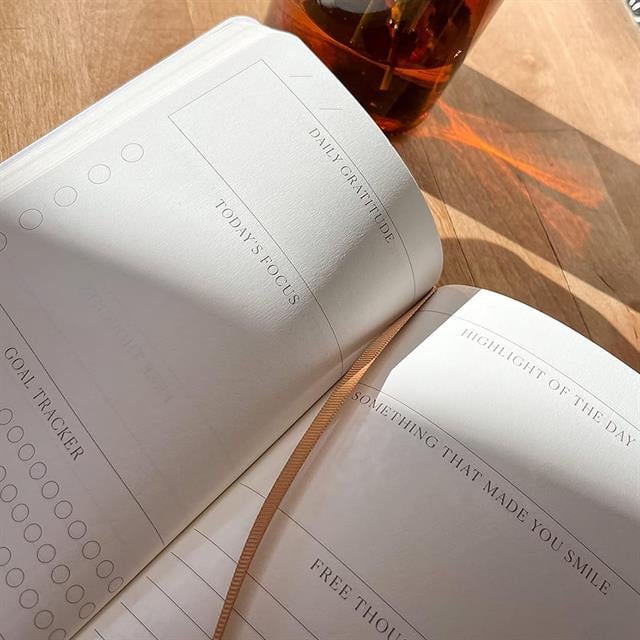 Designwork Ink-Gratitude Journal Brings You Joy Şükür Günlüğü-Defter-8-Milagron.com