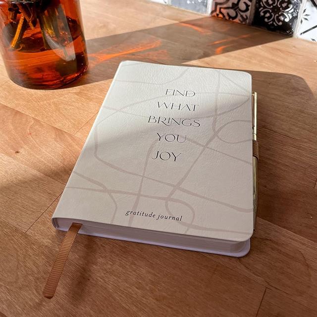 Designwork Ink-Gratitude Journal Brings You Joy Şükür Günlüğü-Defter-9-Milagron.com