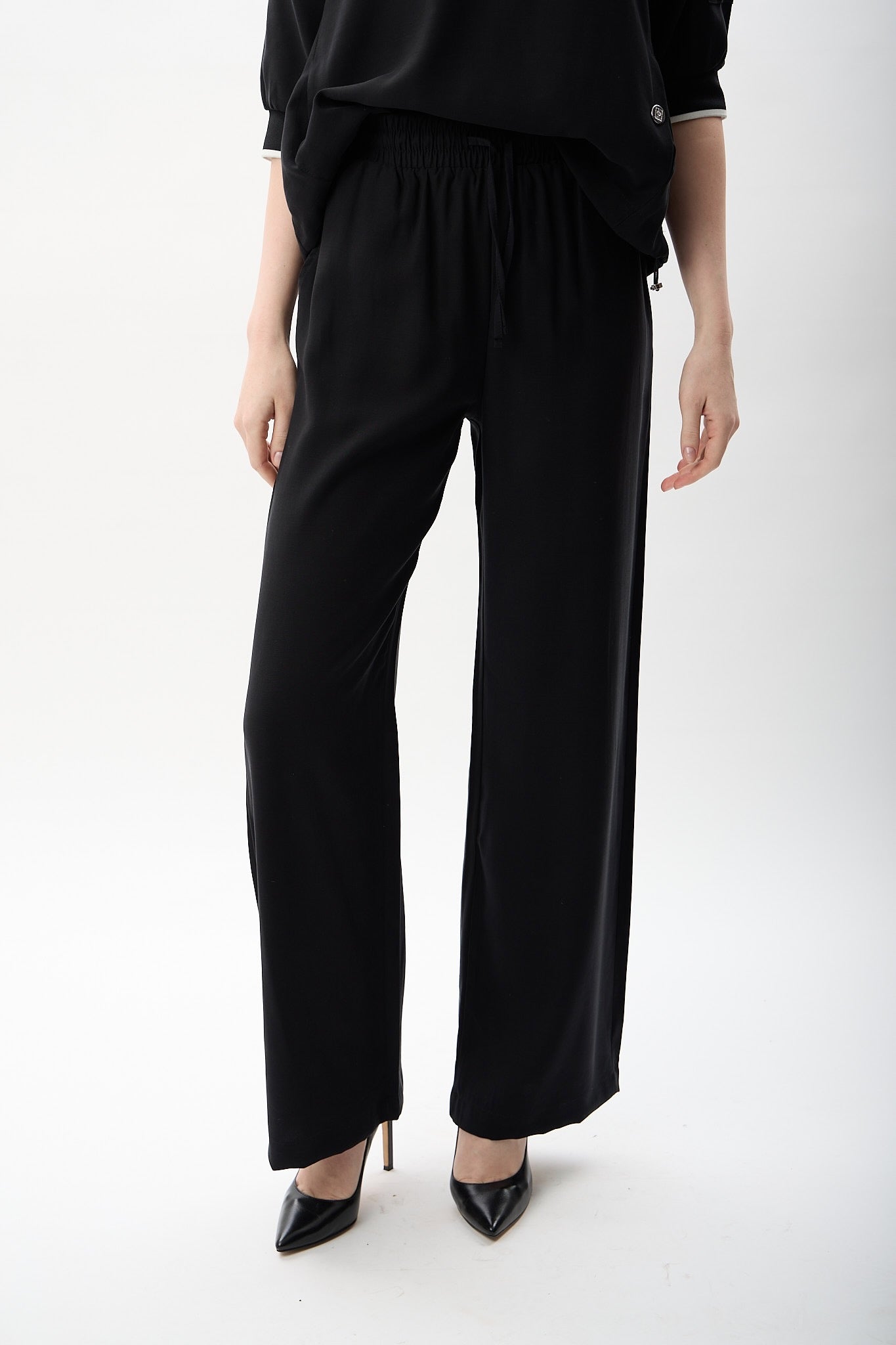 Diagonal-Bağcıklı Düz Paça Pantolon-,-17-Milagron.com