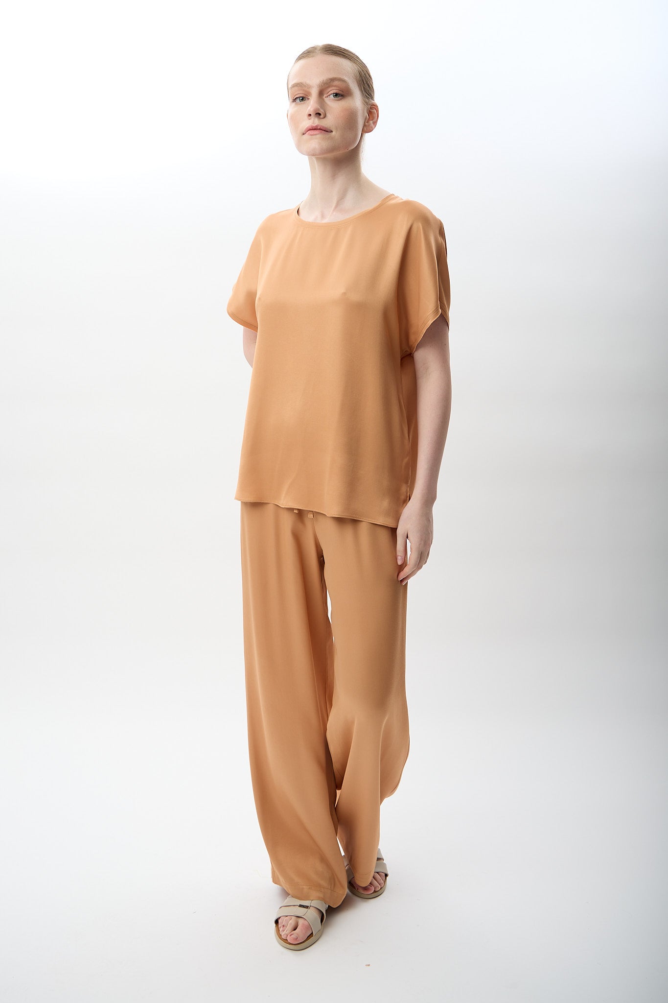 Diagonal-Bağcıklı Rahat Kesim Saten Pantolon-,-2-Milagron.com