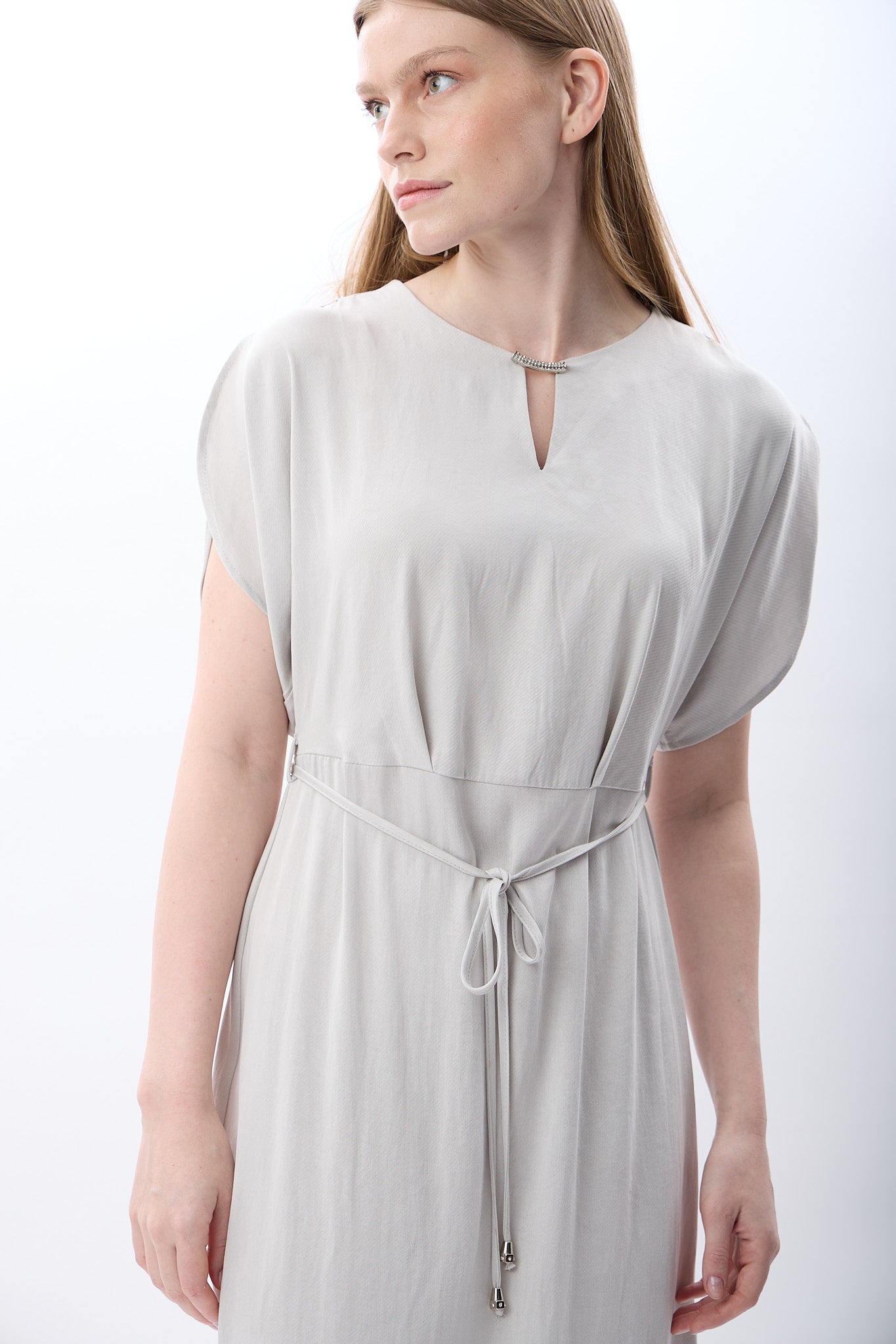 Diagonal-Belden Bağlamalı Yırtmaçlı Elbise (Gri)-ELBİSE-2-Milagron.com