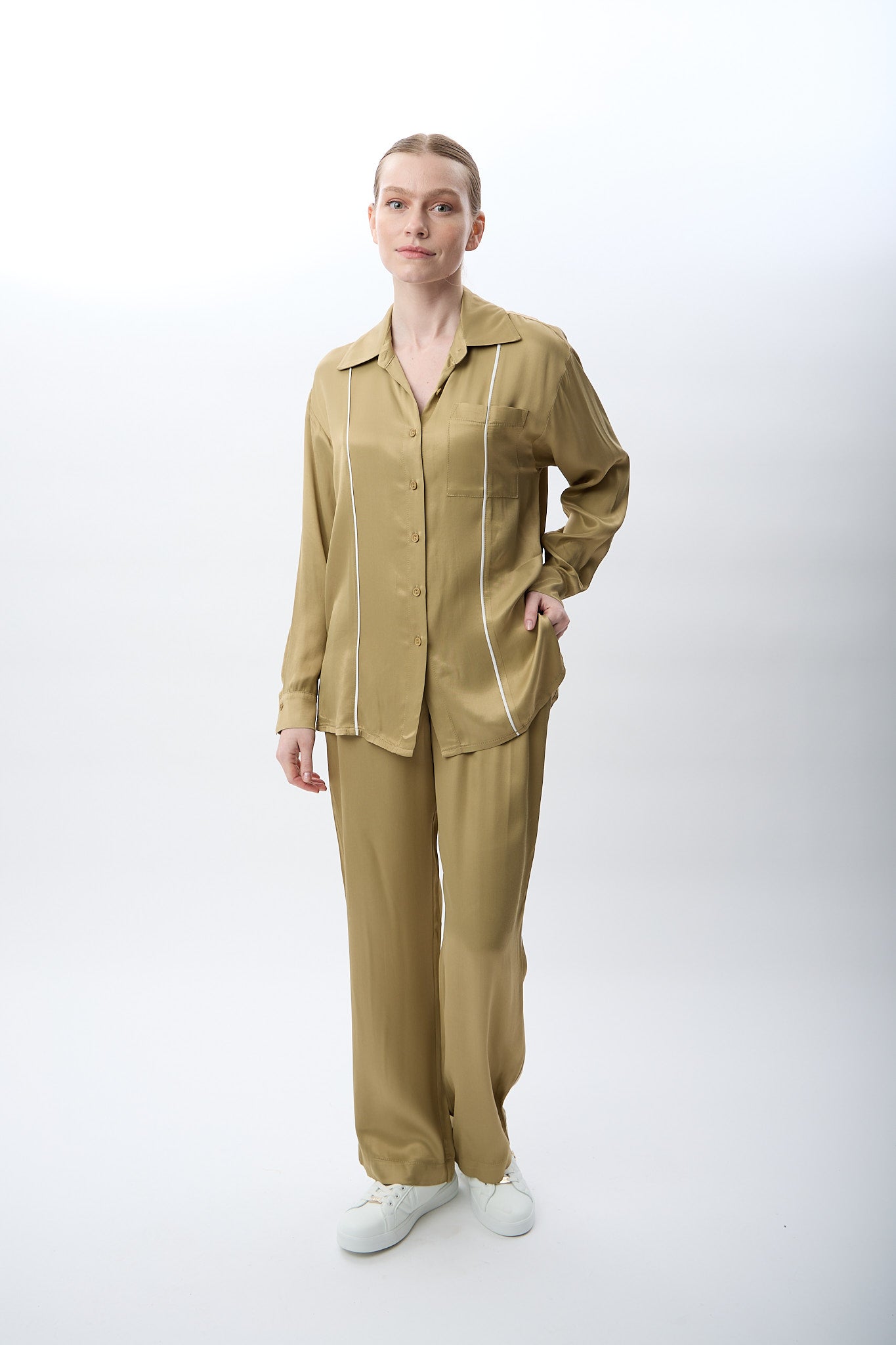 Diagonal-Bol Paça Rahat Kesim Pantolon-Pantolon-1-Milagron.com