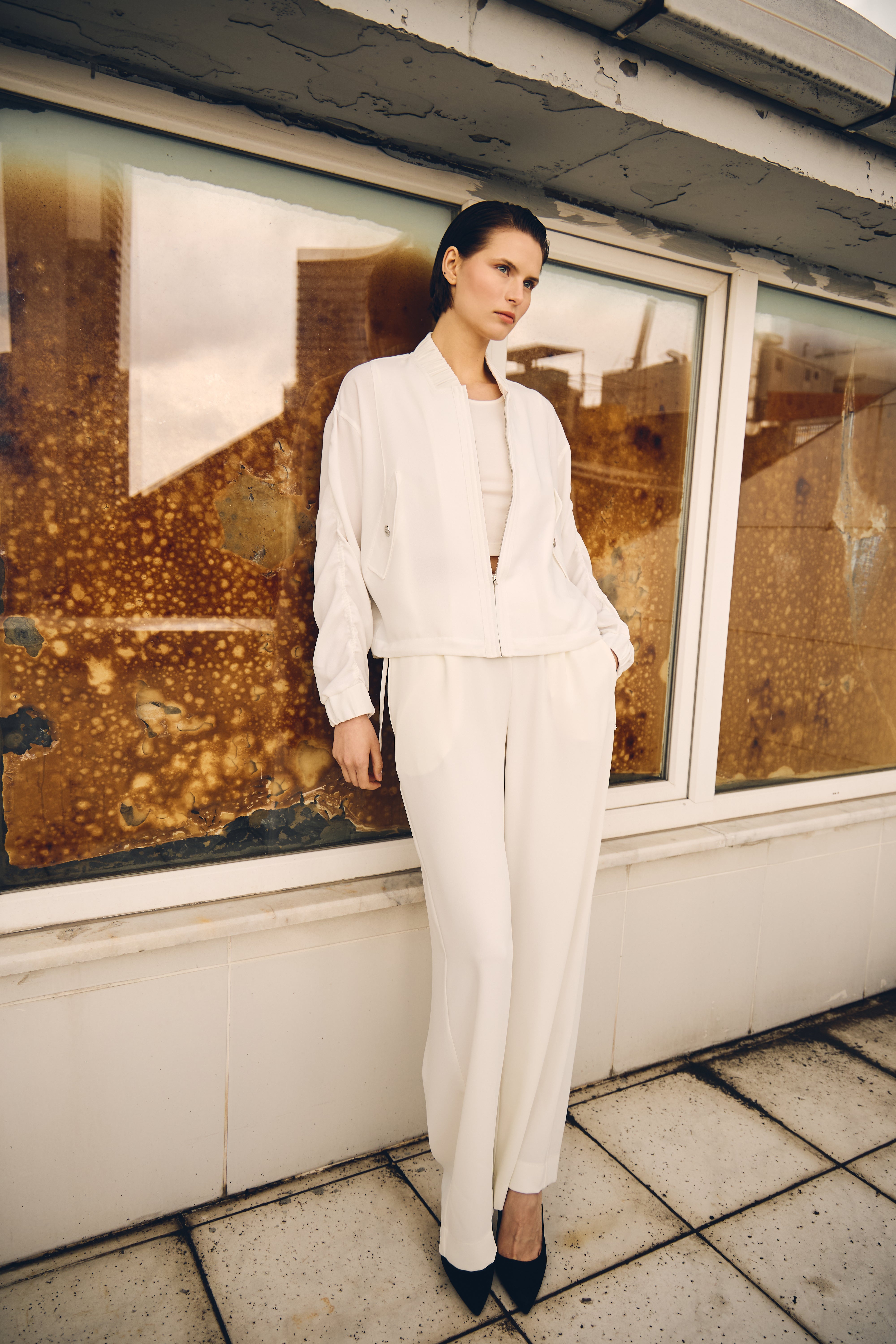 Diagonal-Büzgülü Kol Fermuarlı Bomber Ceket (Beyaz)-CEKET-5-Milagron.com