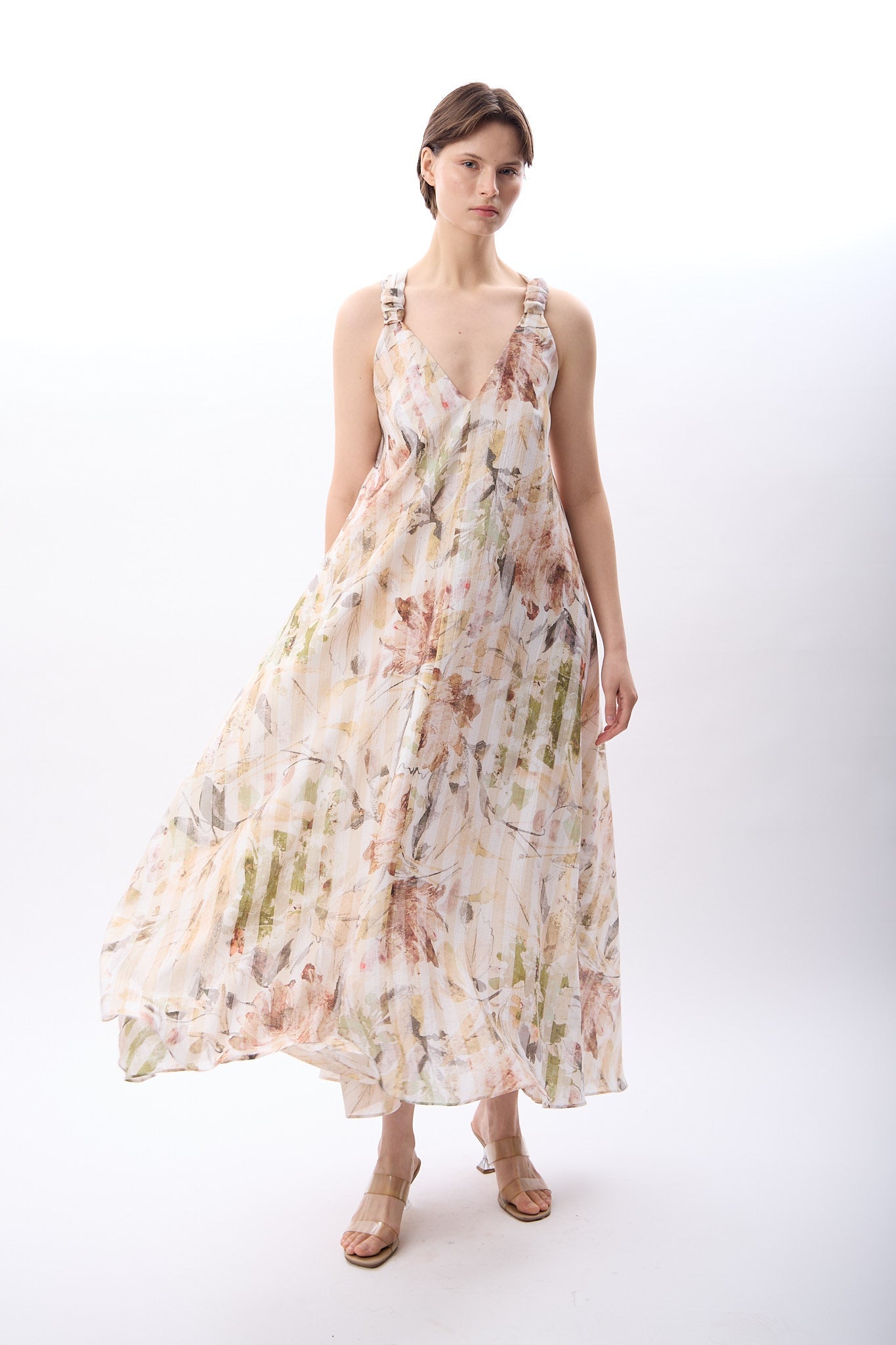 Diagonal-Desenli Ve Dökümlü Maxi Elbise (Bej)-ELBİSE-1-Milagron.com