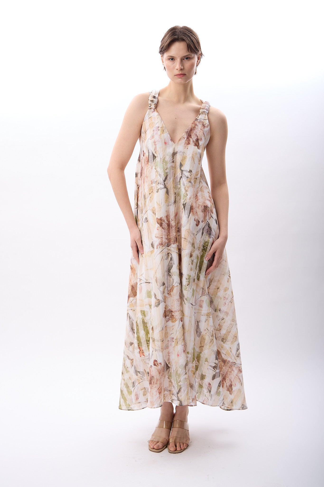 Diagonal-Desenli Ve Dökümlü Maxi Elbise (Bej)-ELBİSE-9-Milagron.com