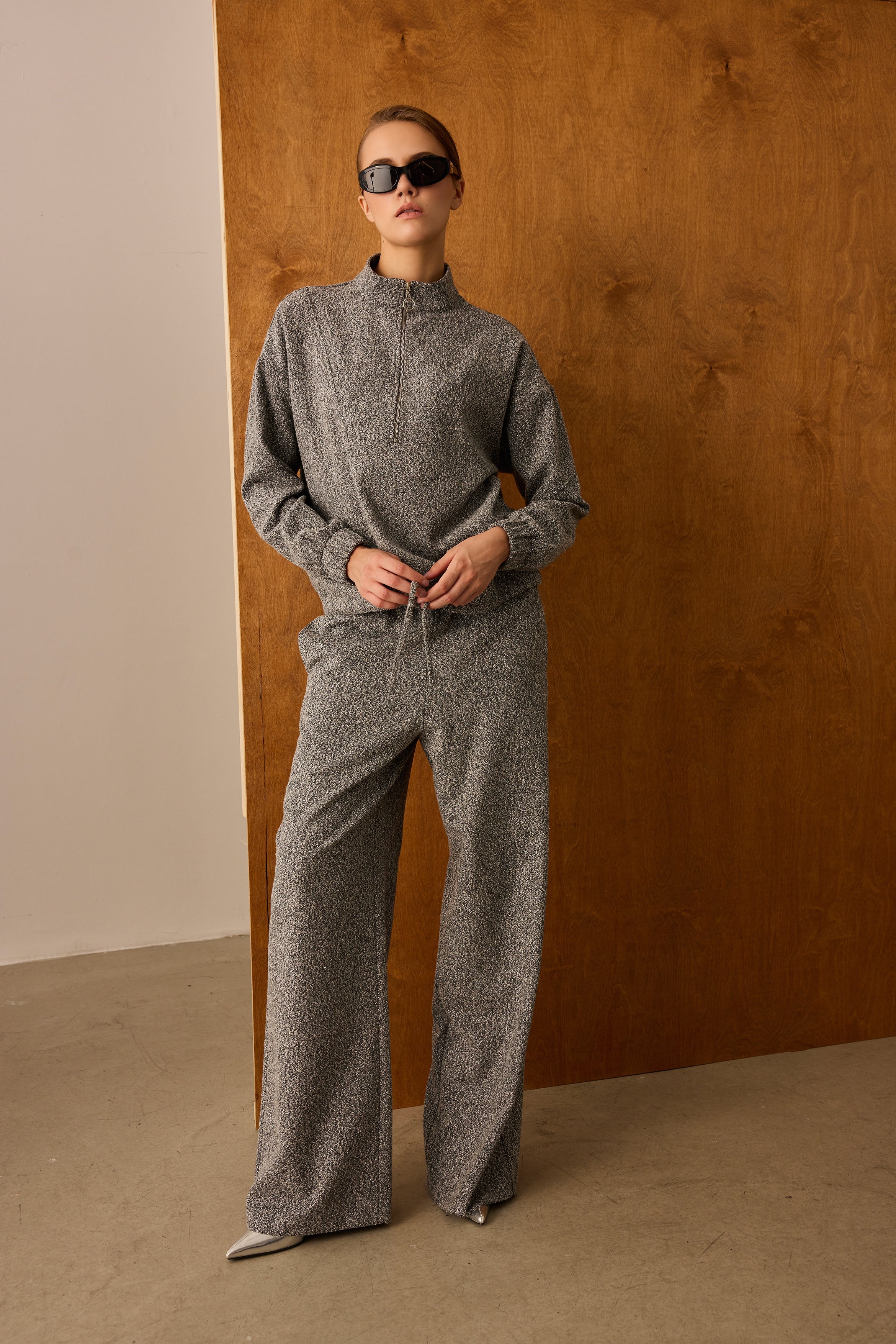 Diagonal-Fermuarlı Gri Sweatshirt-Sweatshirts & Hoodies-3-Milagron.com