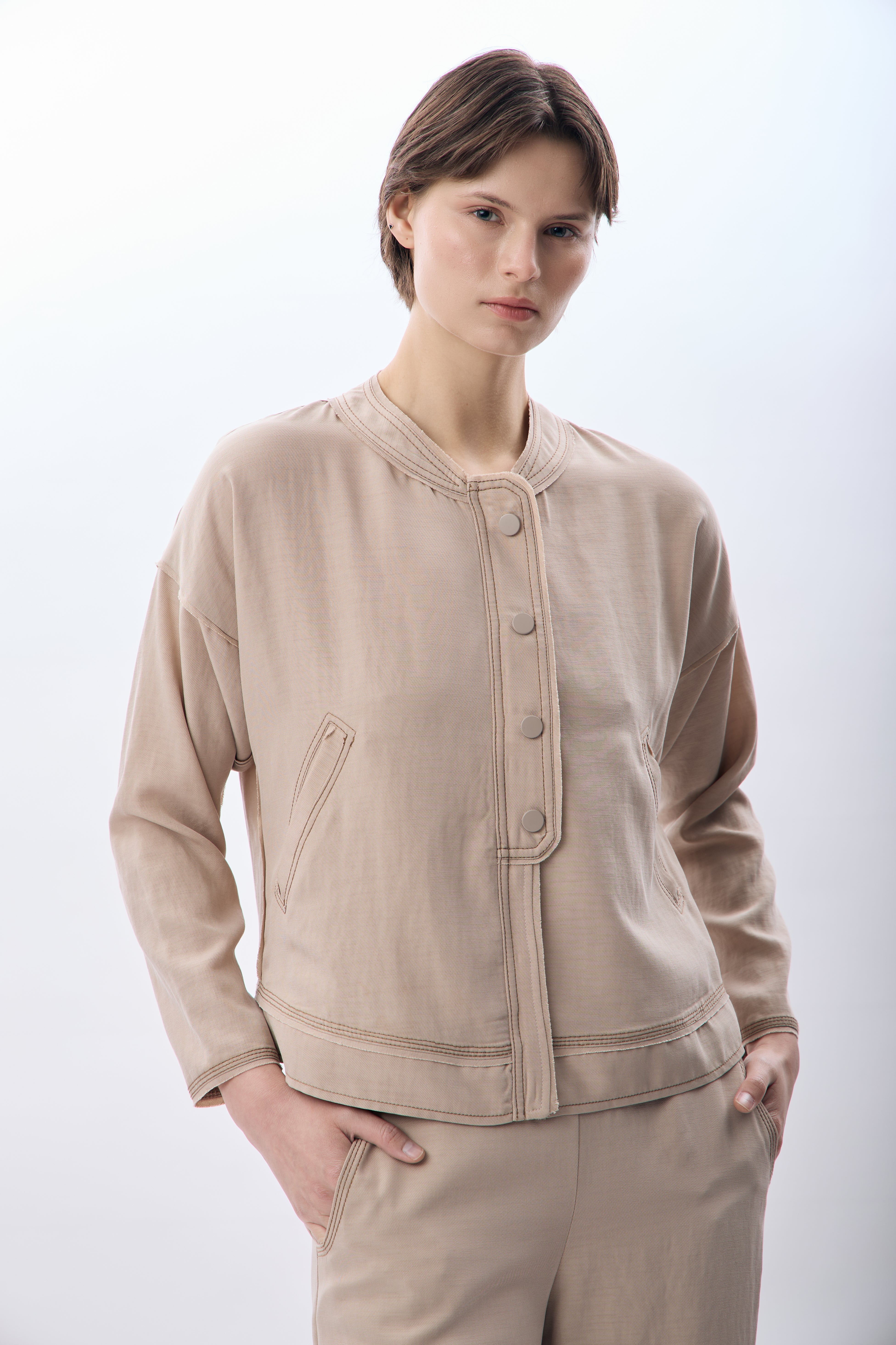 Diagonal-Hakim Yaka Düğmeli Kısa Ceket (Bej)-CEKET-1-Milagron.com