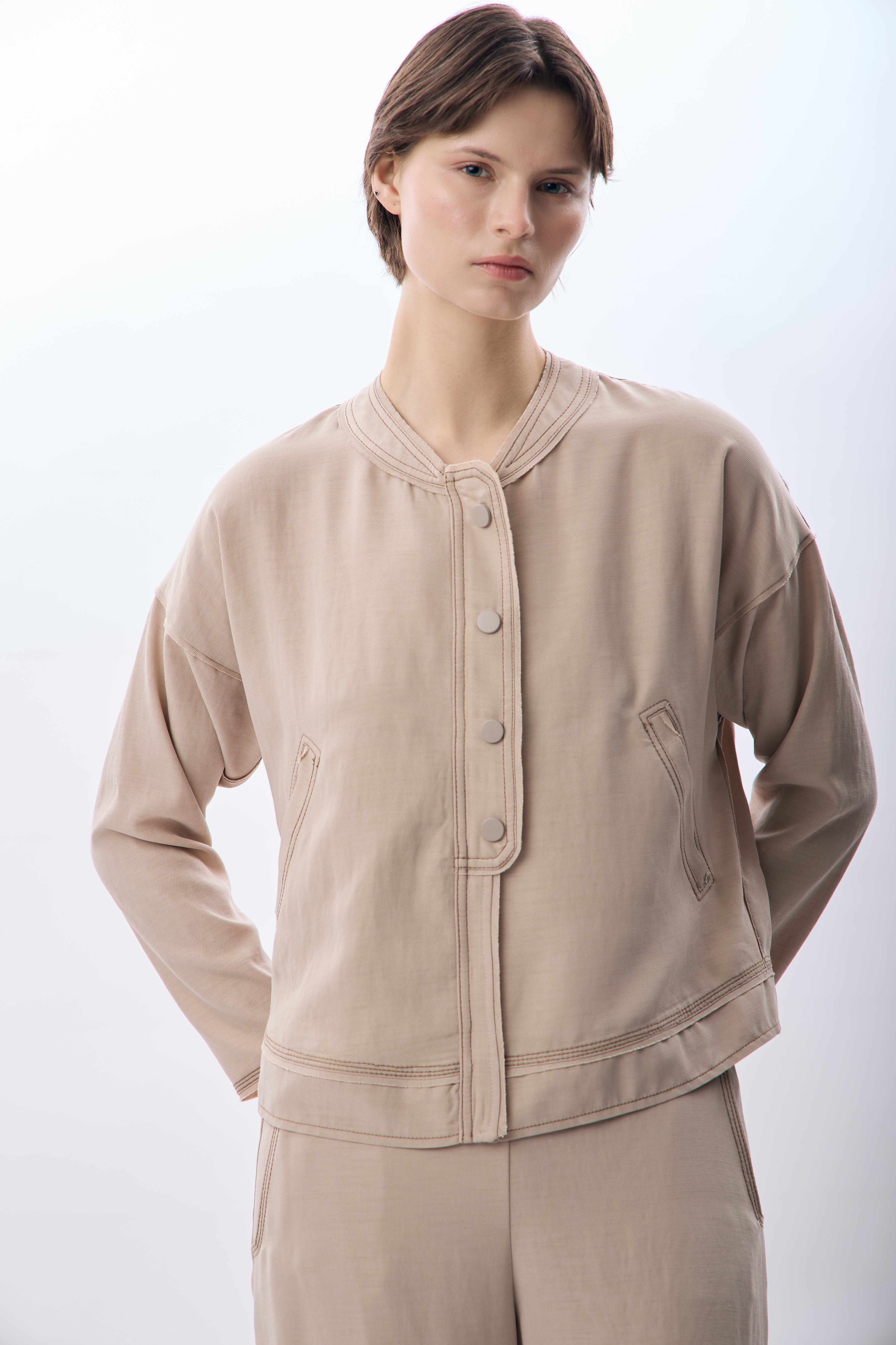 Diagonal-Hakim Yaka Düğmeli Kısa Ceket (Bej)-CEKET-4-Milagron.com