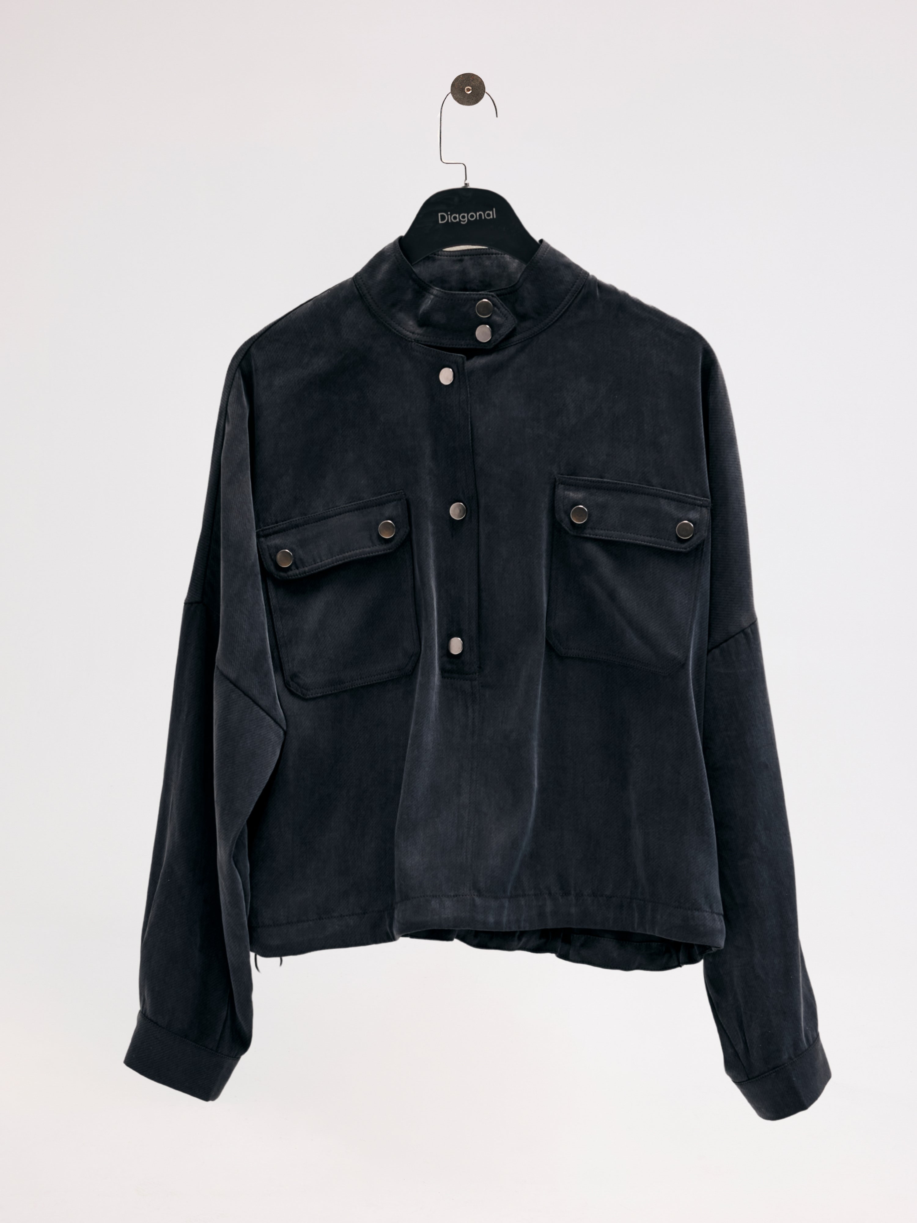 Diagonal-Metal Düğmeli Siyah Bluz-Bluz-8-Milagron.com