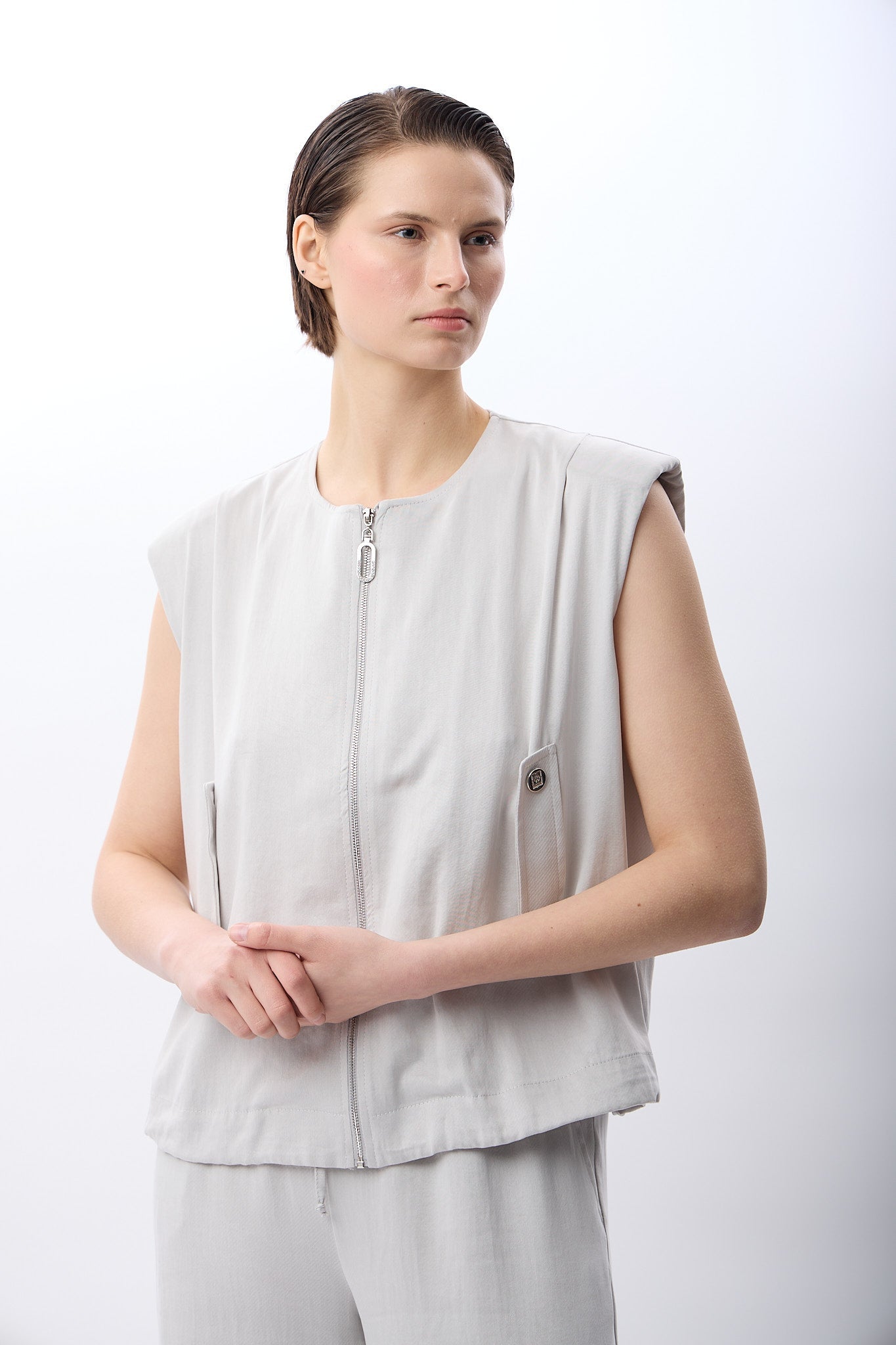 Diagonal-Metal çıtçıtlı Kısa Yelek-Yelek-1-Milagron.com