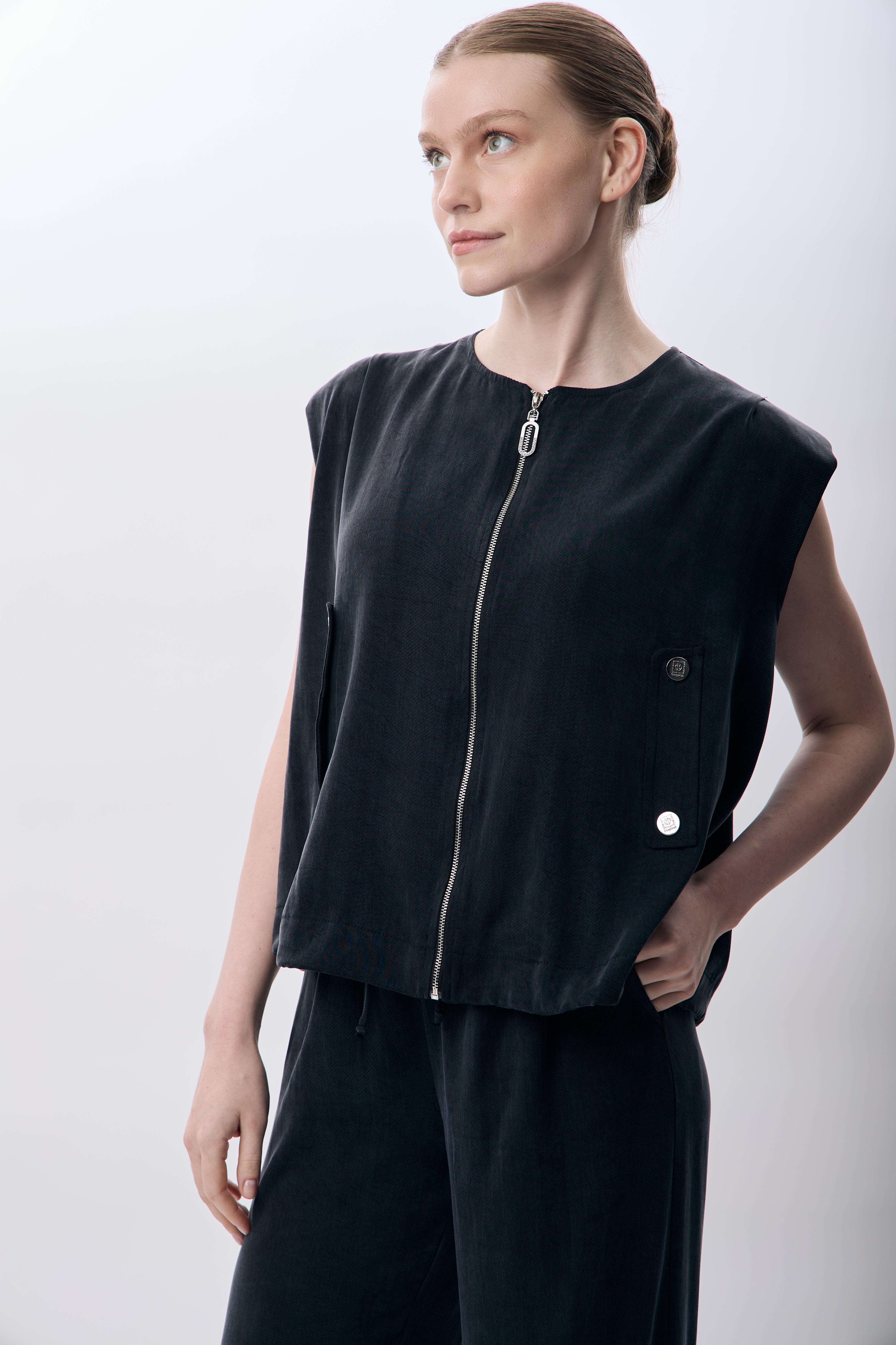 Diagonal-Metal çıtçıtlı Kısa Yelek-Yelek-1-Milagron.com