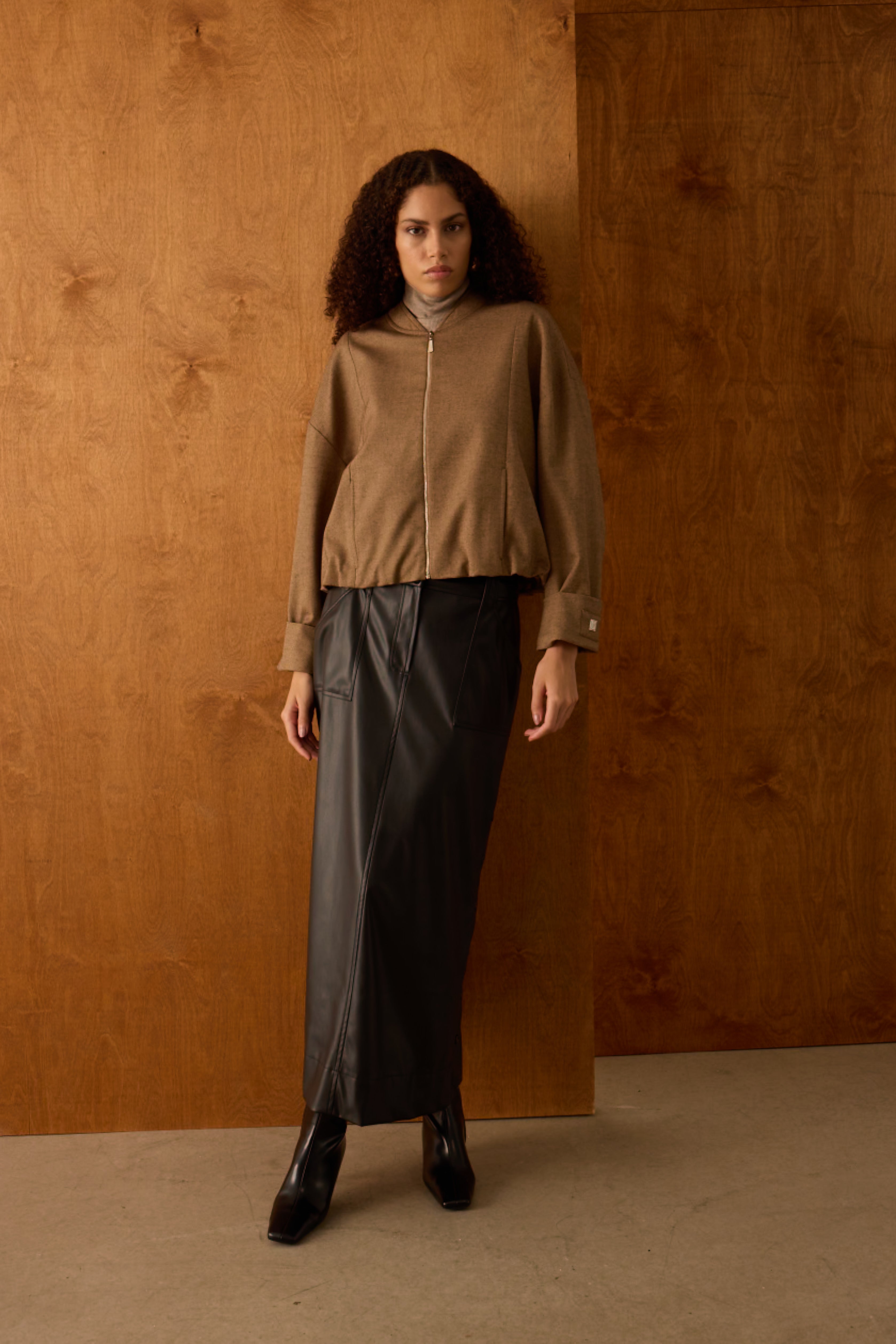 Diagonal-Siyah Maxi Deri Etek-Etek-4-Milagron.com